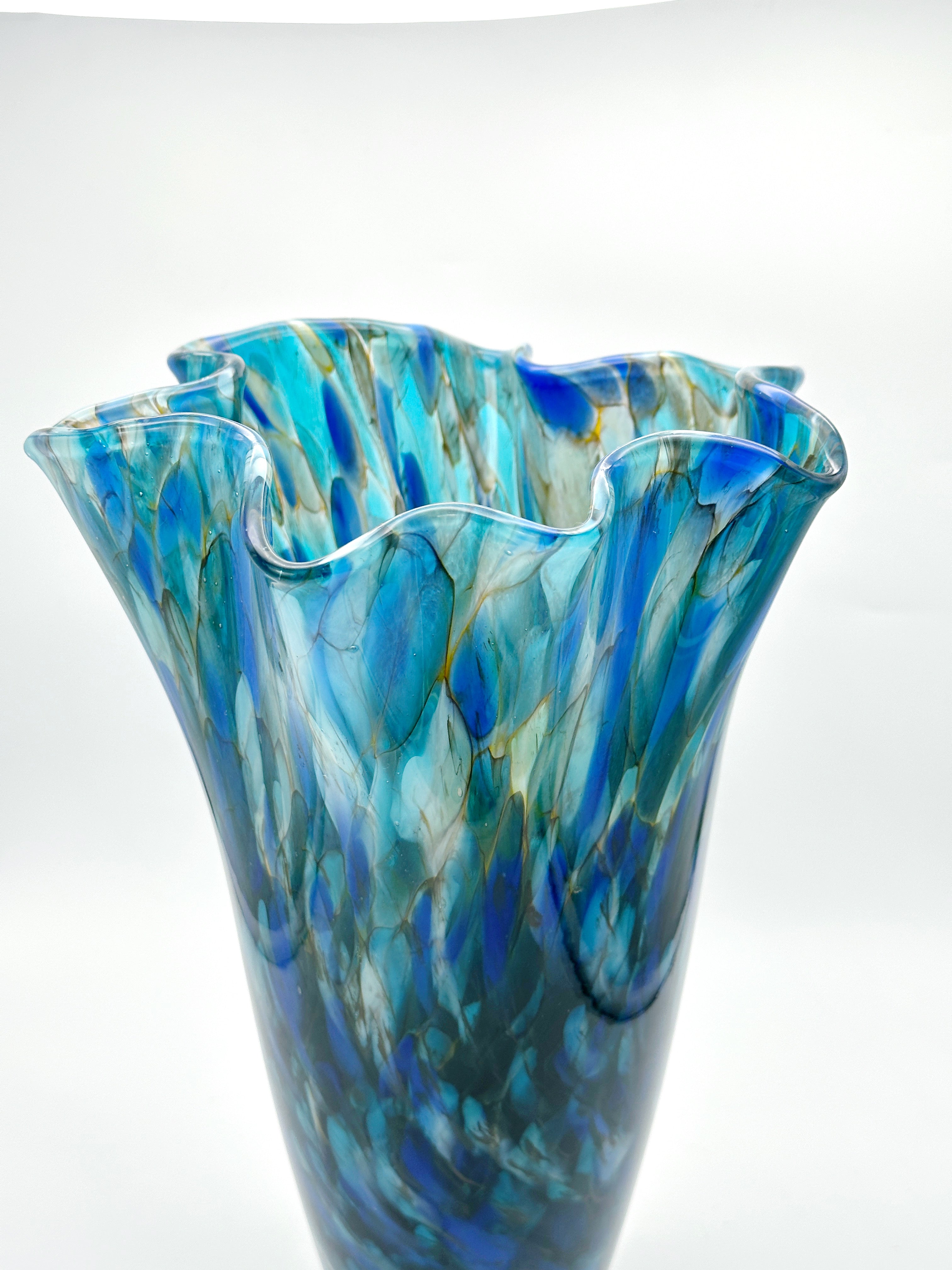 Vintage Taschentuchvase aus Böhmen, um 1930