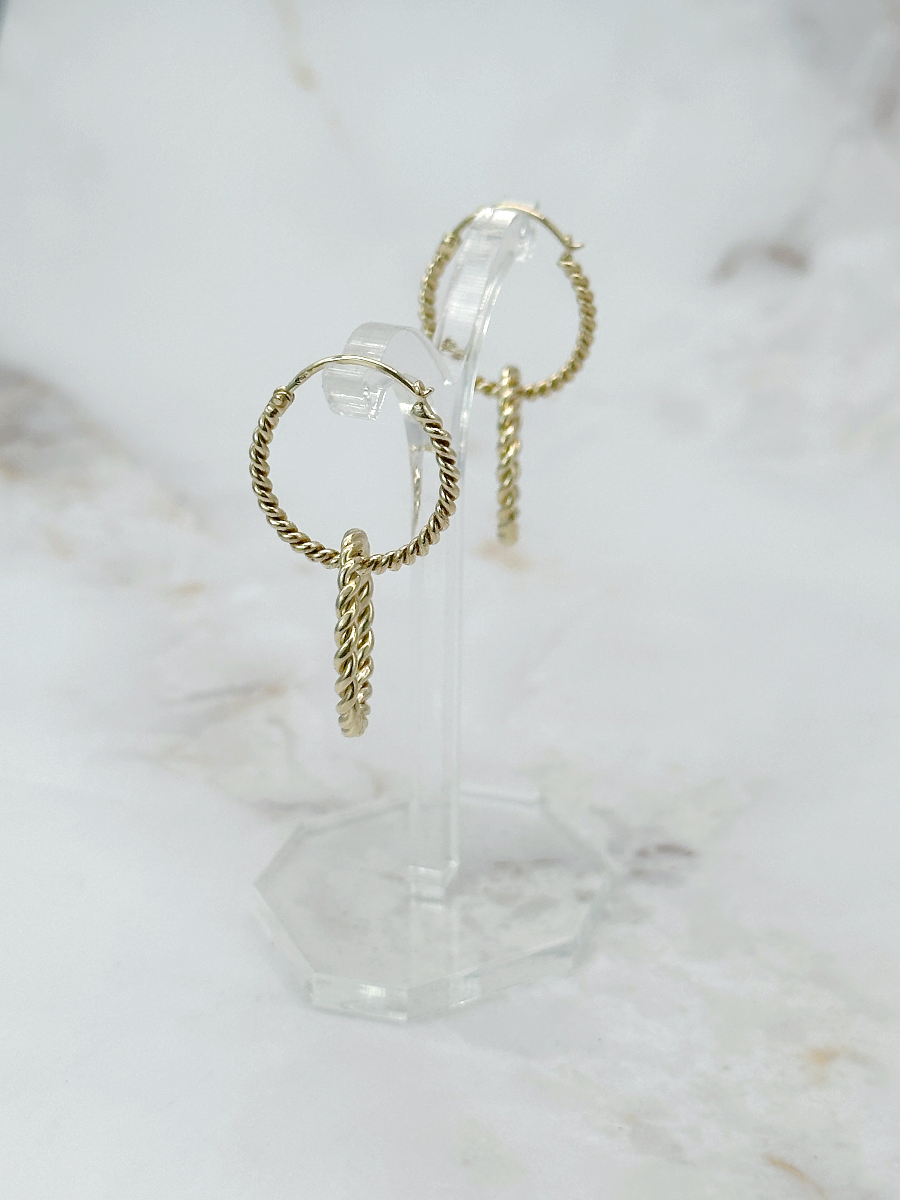 Playful vintage earrings in 585 gold with pendants