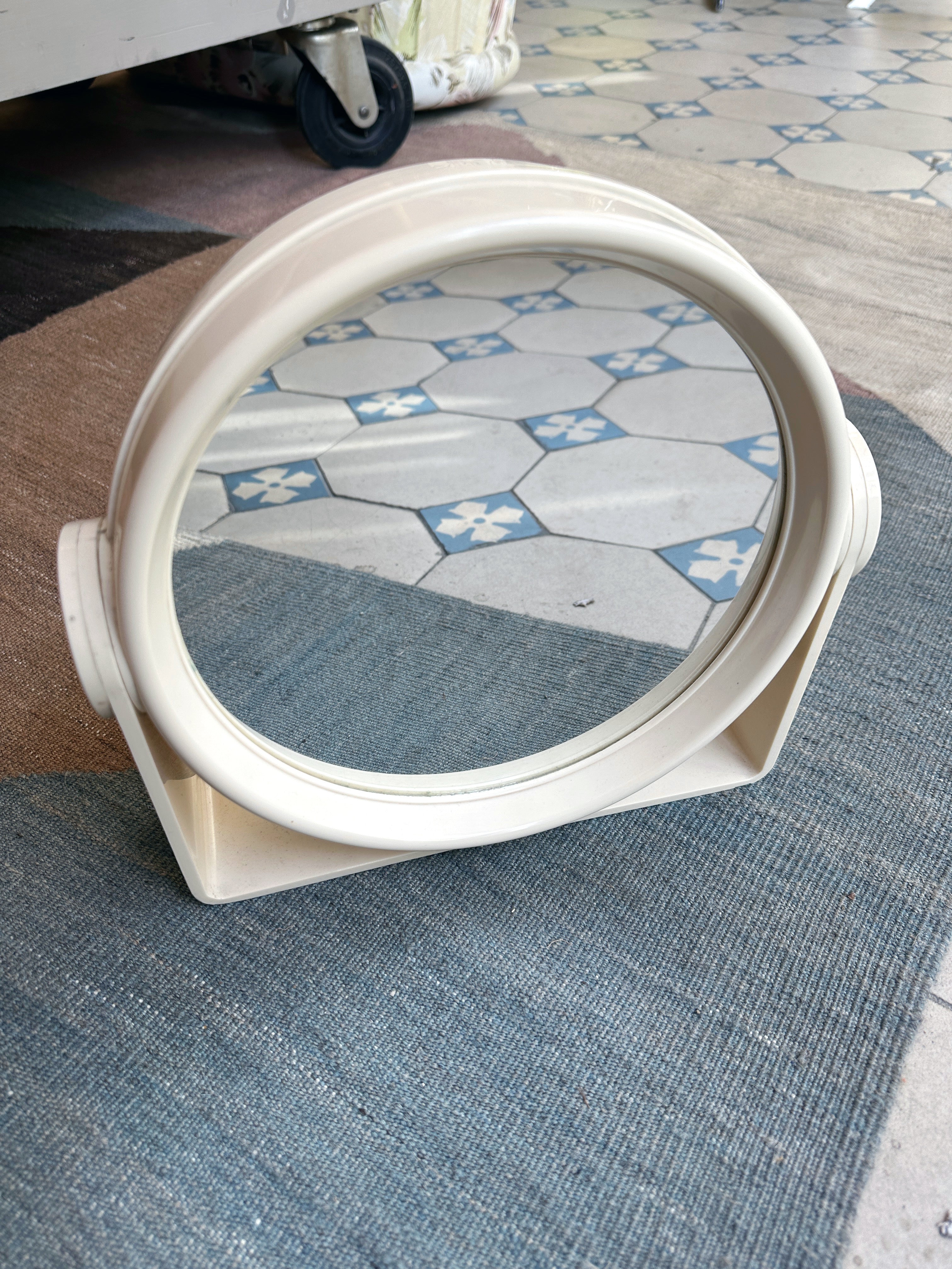 Cosmetic mirror 1970