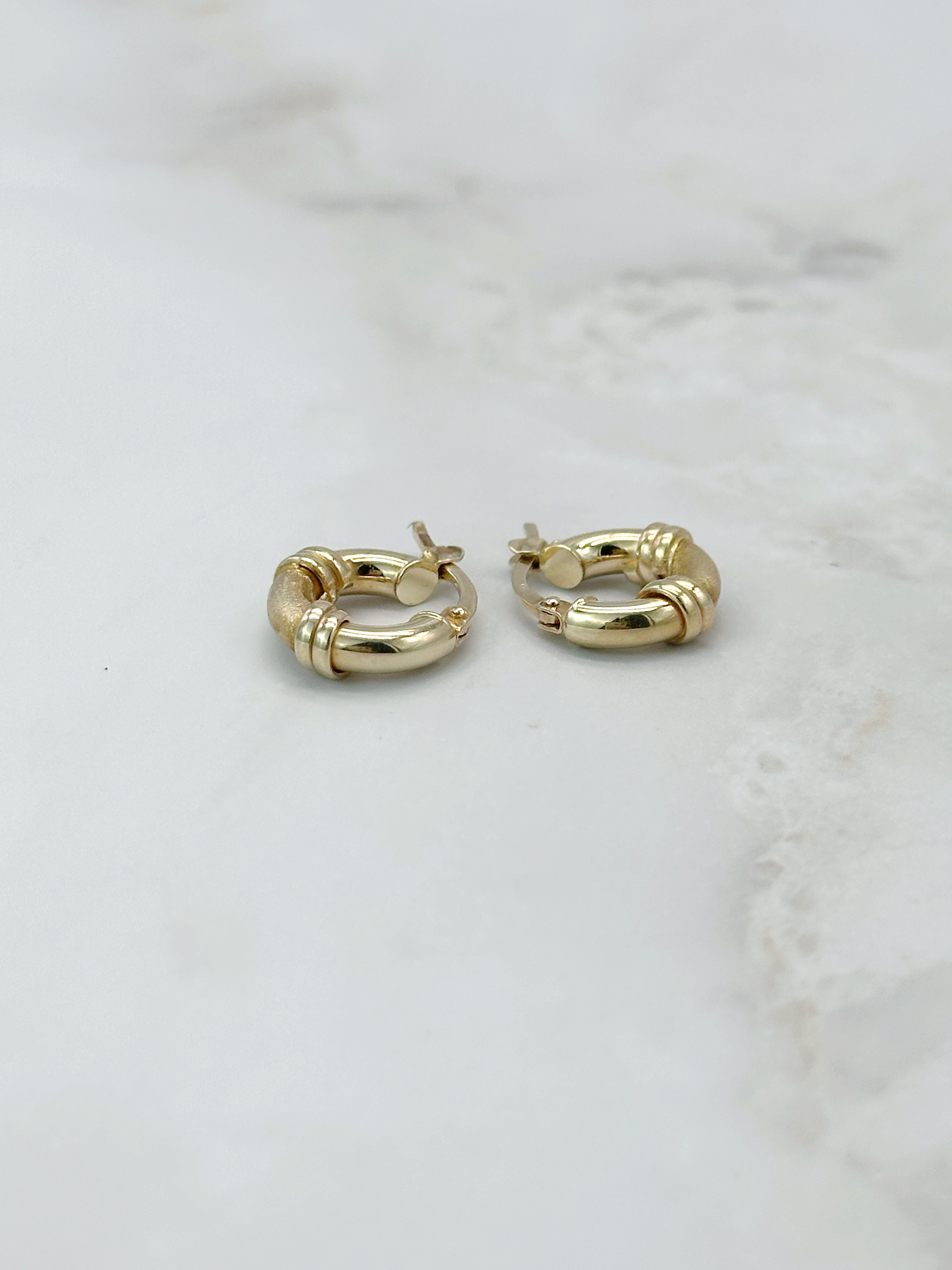 Zierliche Creolen in 585 Gelbgold