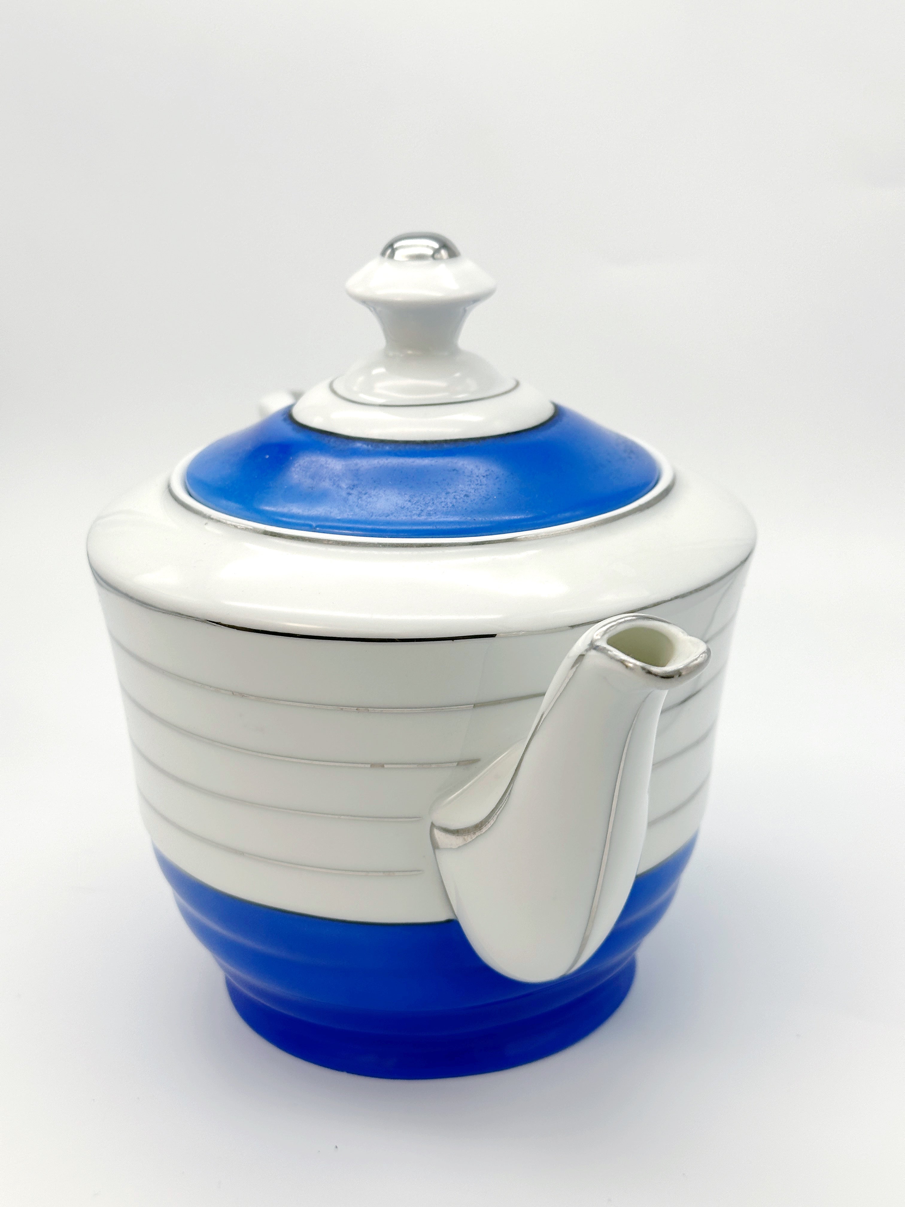 Wunderschöne Teekanne aus Porzellan