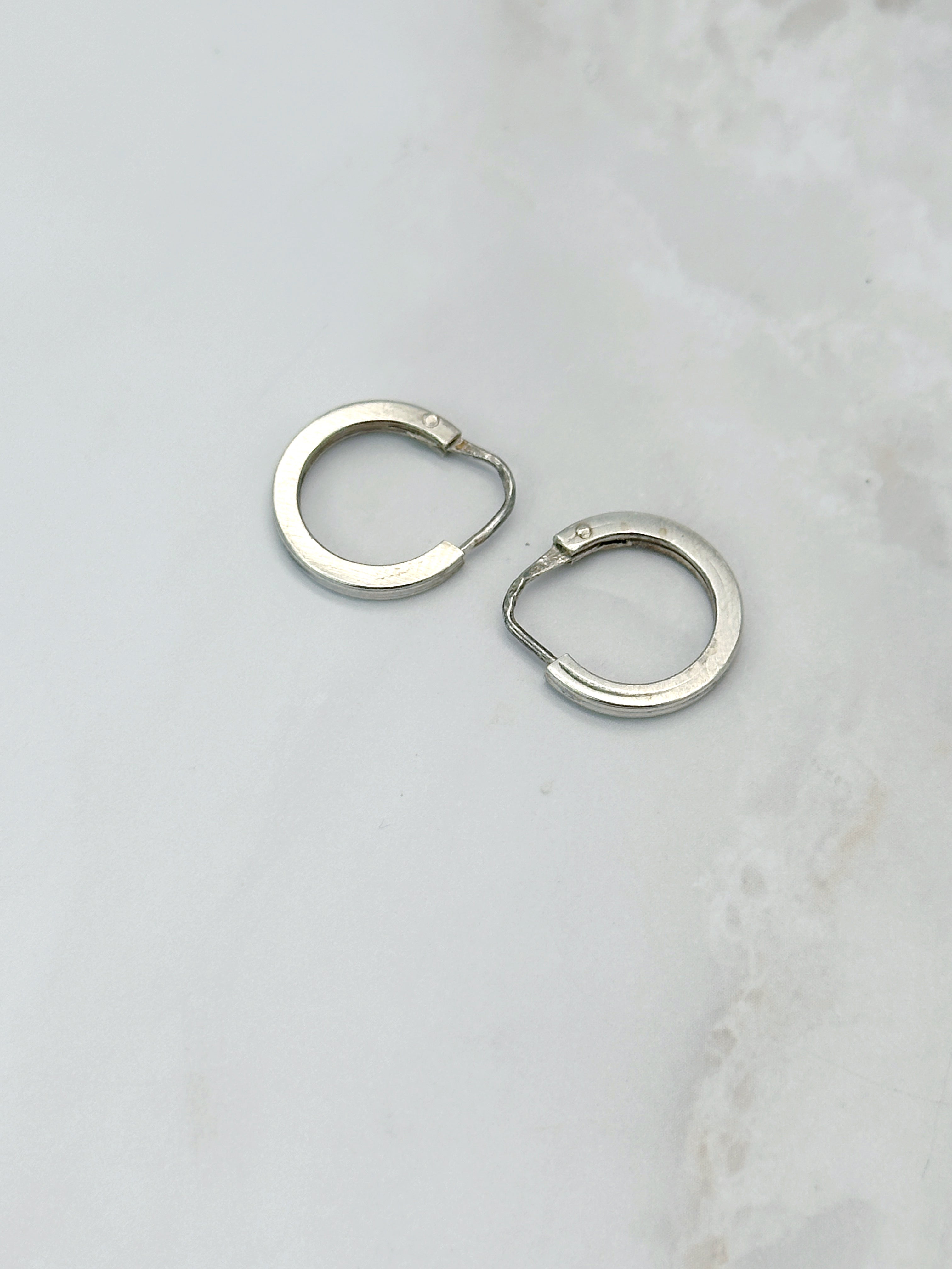 Zarte Silber Creolen – Ein zeitloser Klassiker