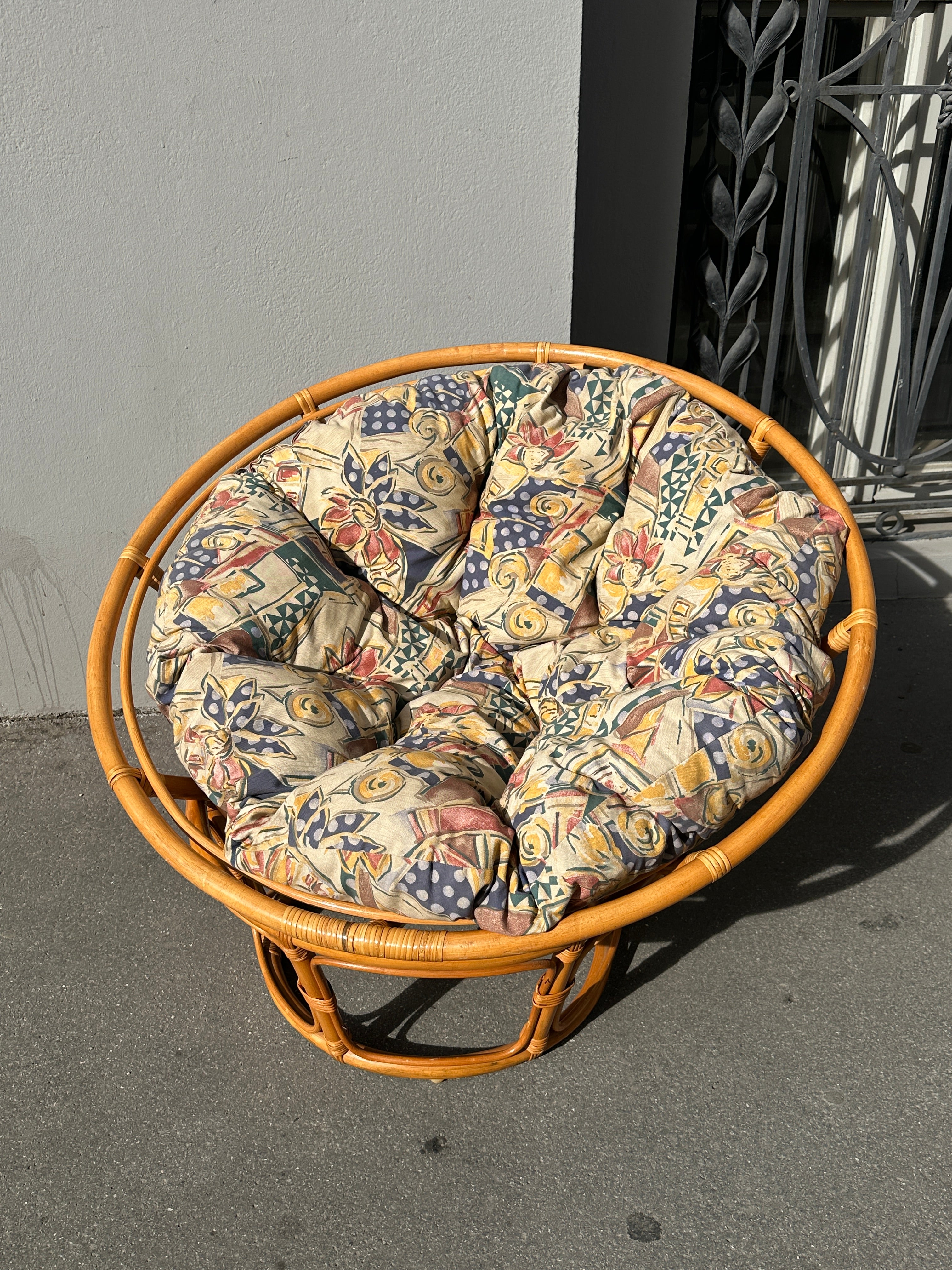 Vintage Papasansessel aus Rattan mit Auflage