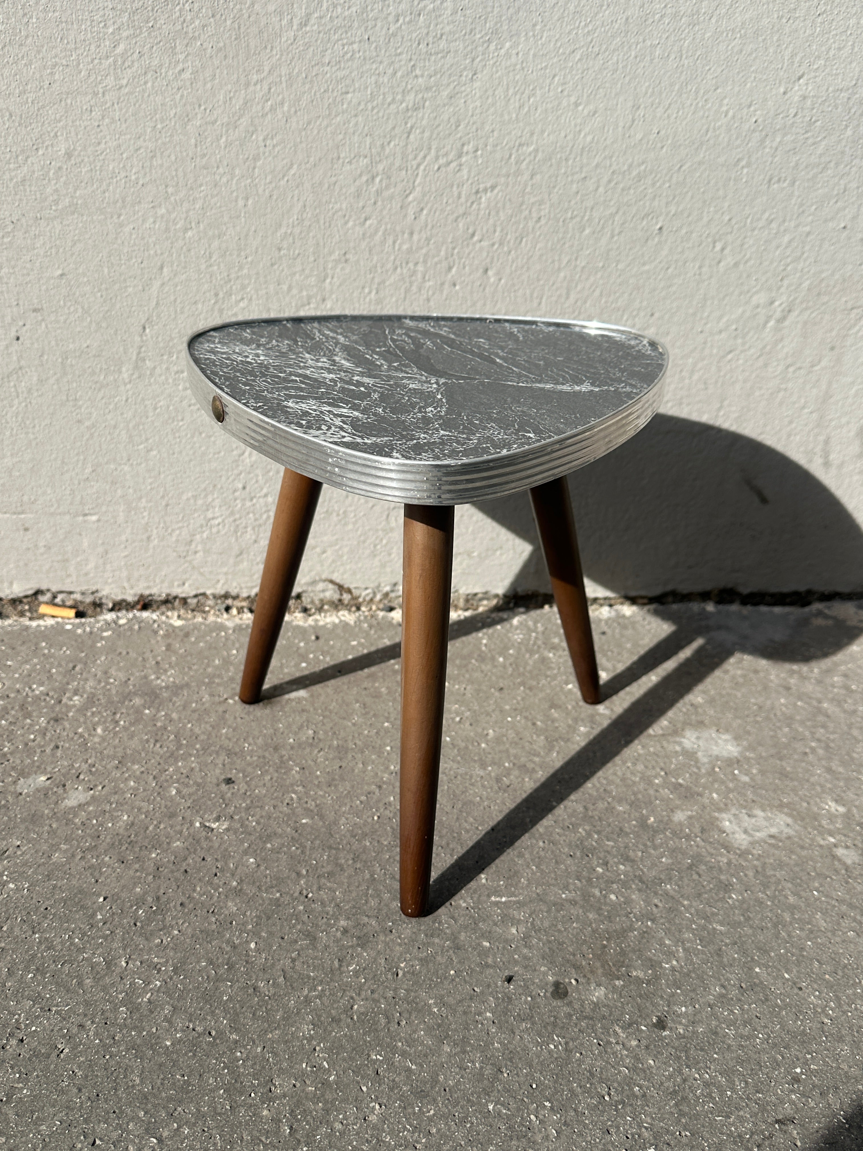 Vintage Blumenhocker im Mid-Century Design, Schwarz-Weiß