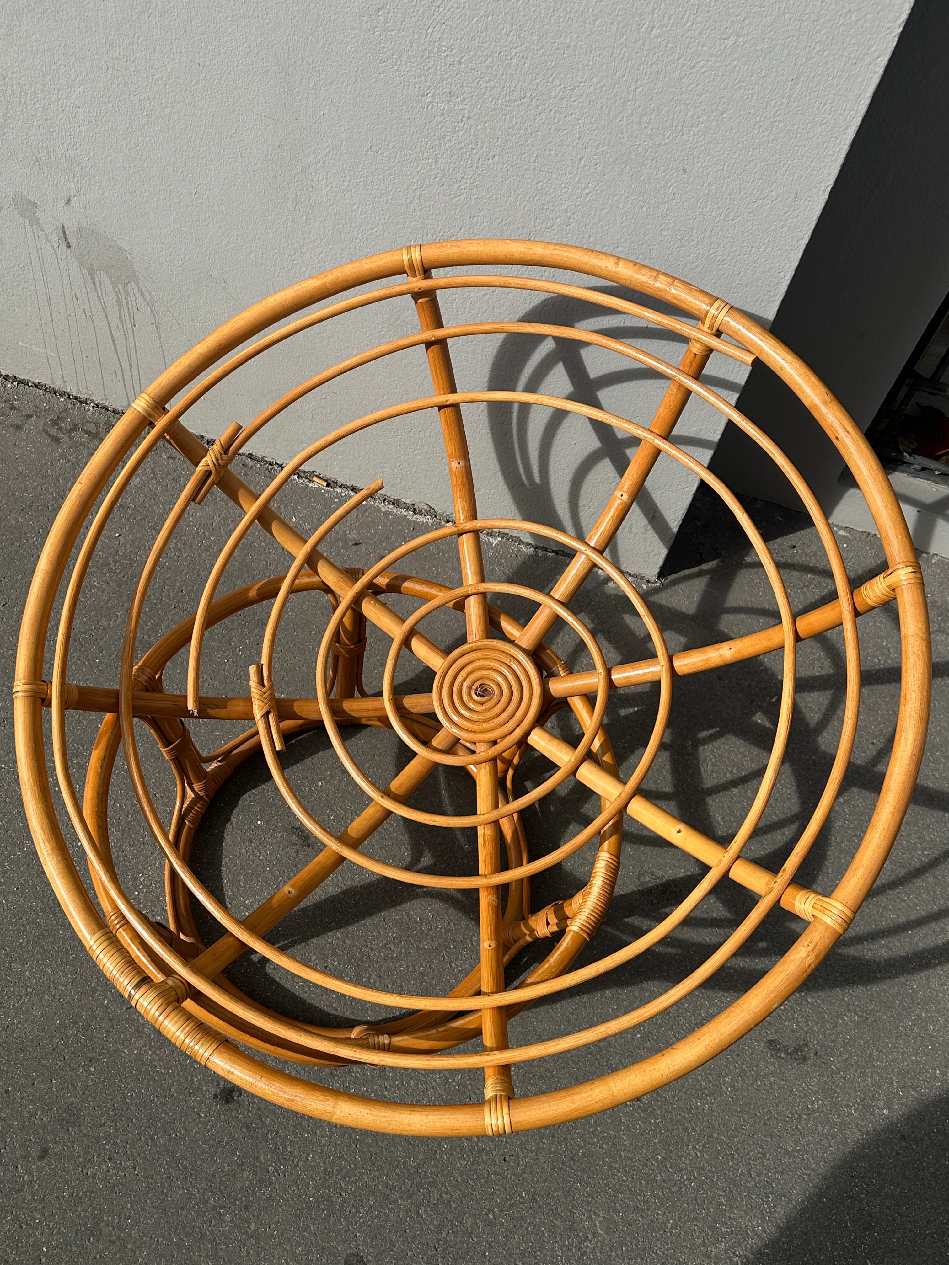 Vintage Papasansessel aus Rattan mit Auflage
