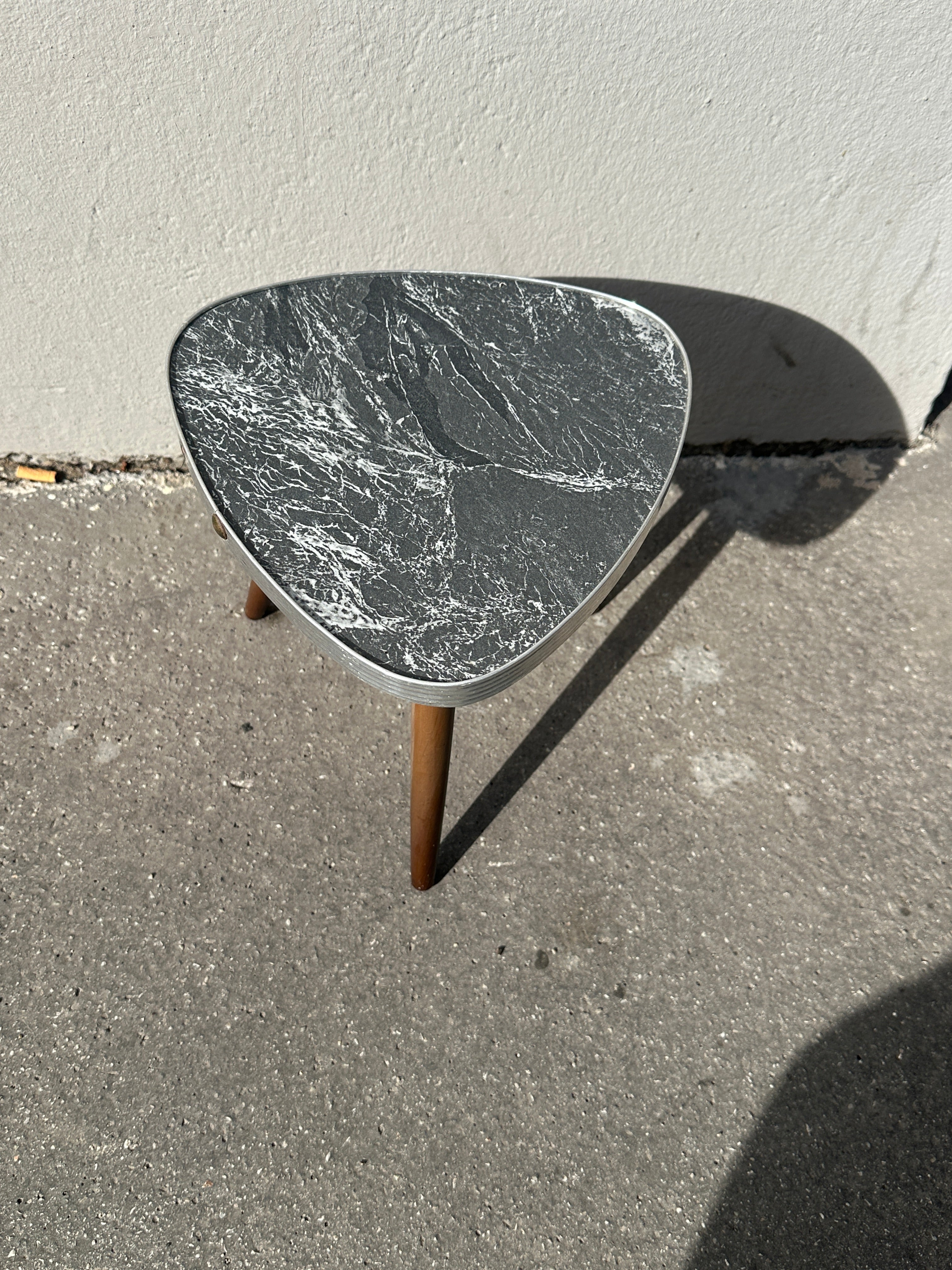 Vintage Blumenhocker im Mid-Century Design, Schwarz-Weiß