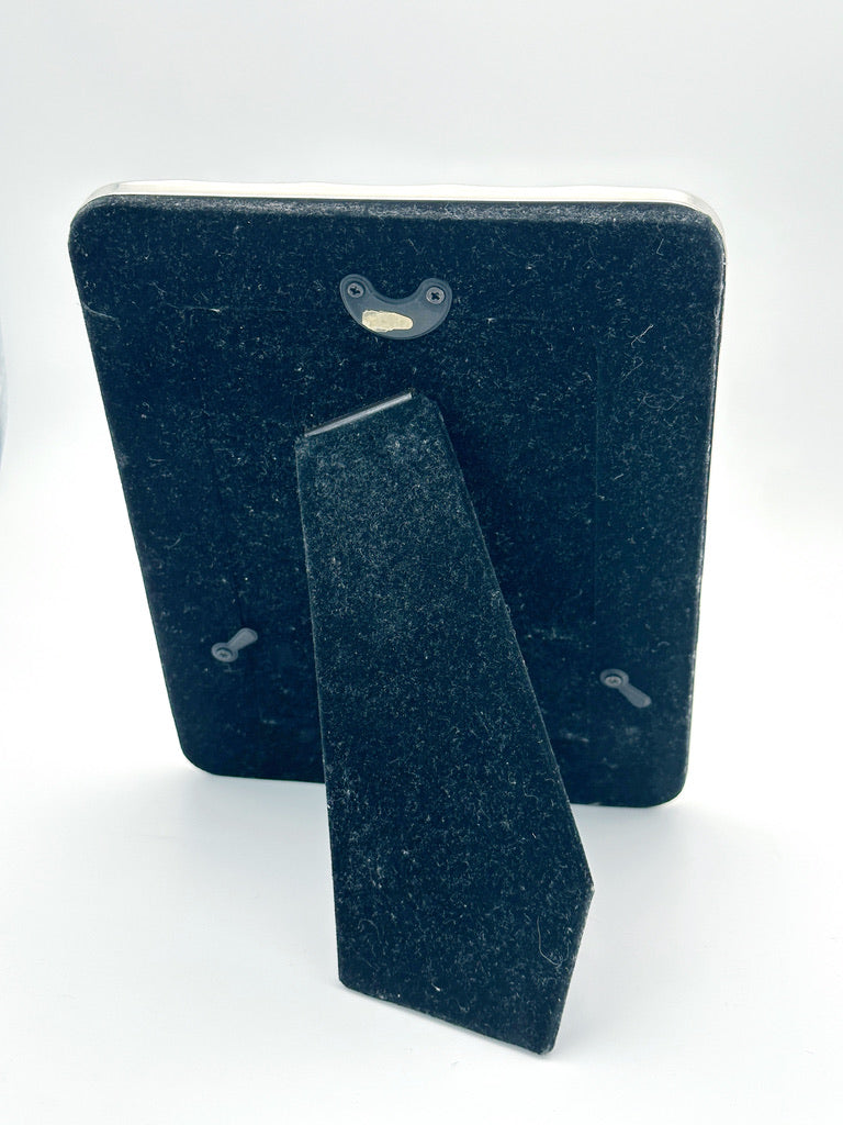 Silver-plated picture frame with striped pattern