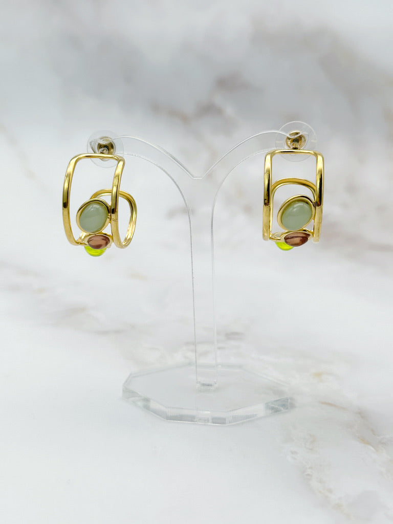 Feine Creolen mit Glascabochons