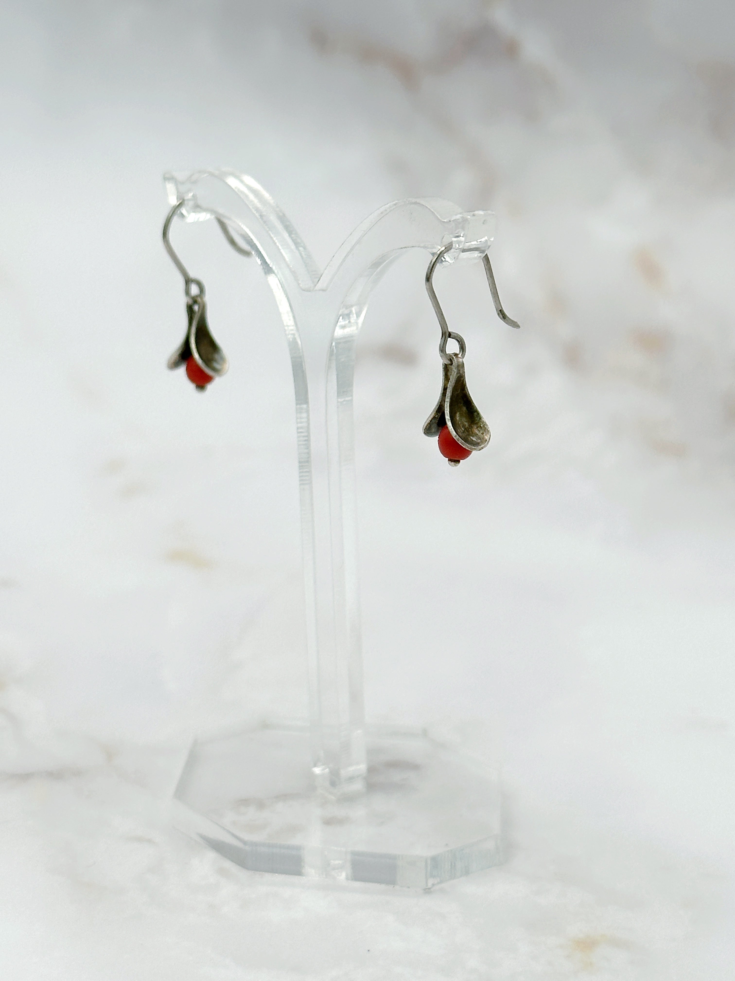 Fine vintage earrings silver with coral