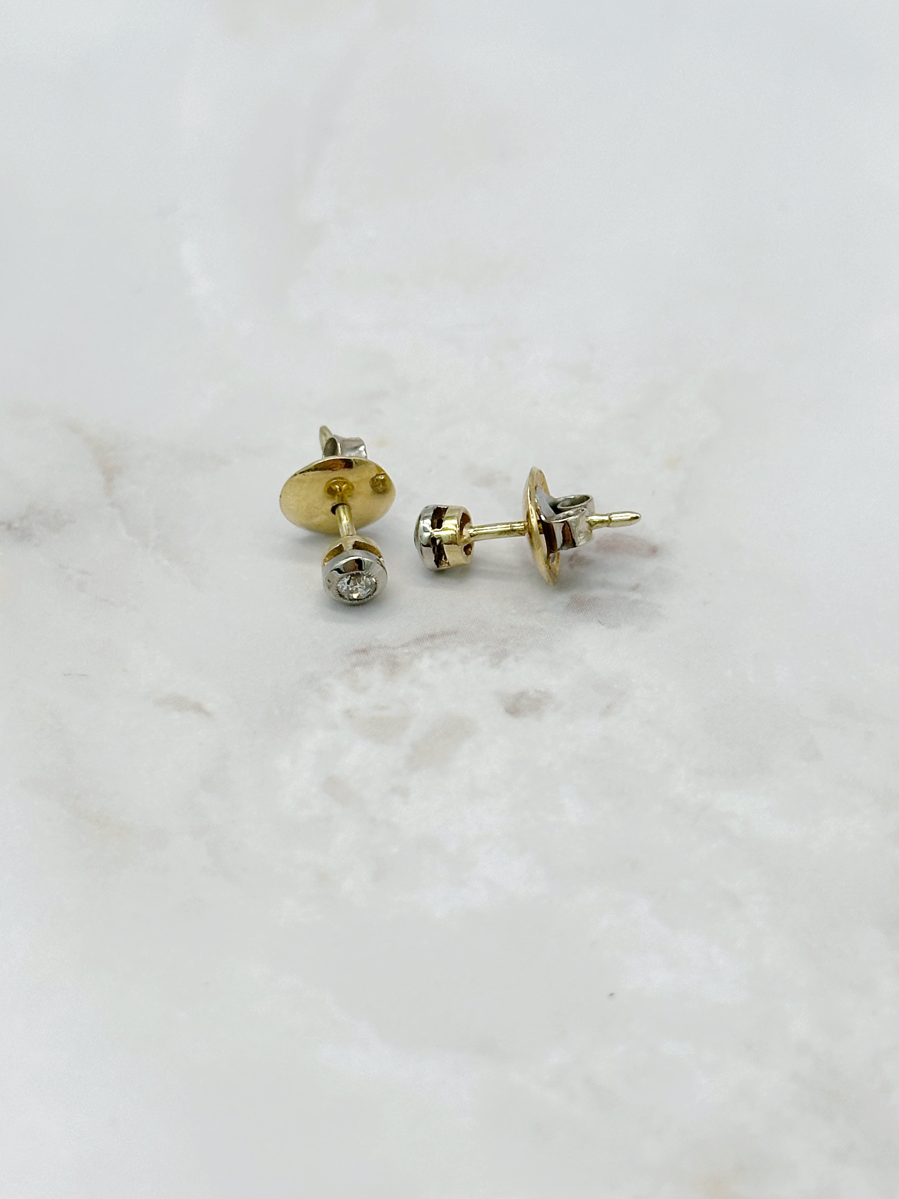 Classic diamond stud earrings 750 yellow gold
