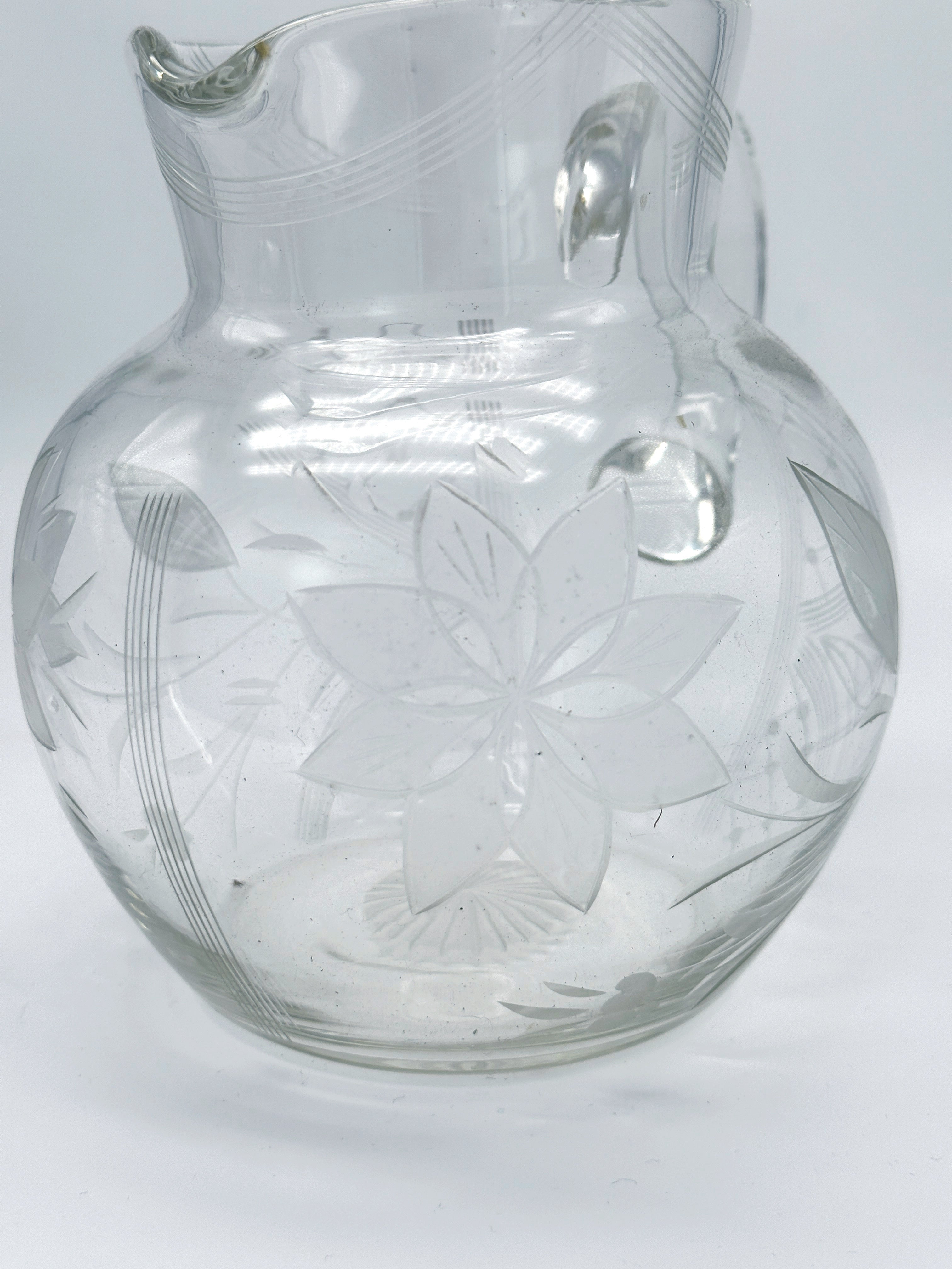 Vintage Wasserkrug mit Dekor