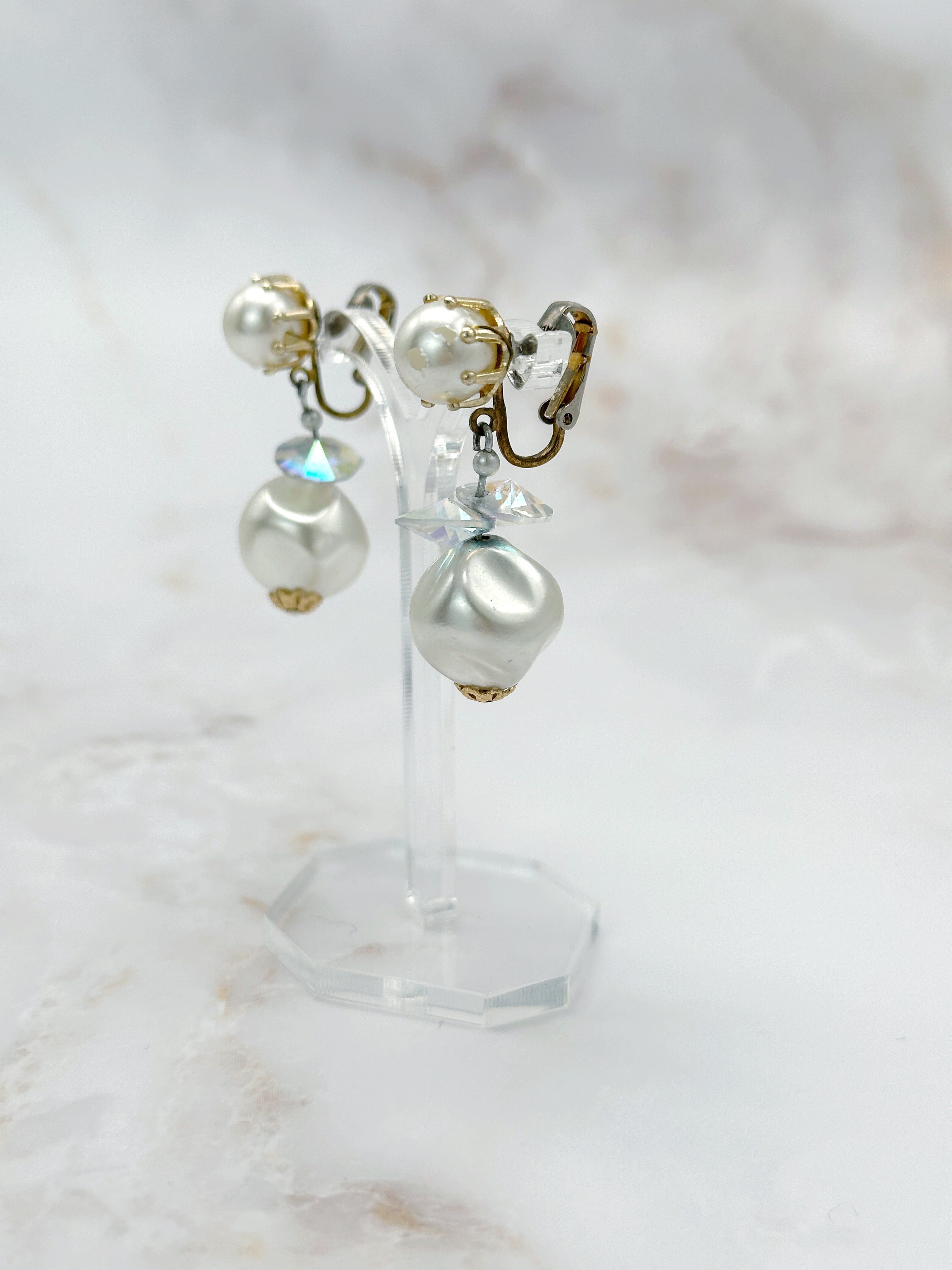 Vintage Ohrclips mit Kunstperlen & Aurora Borealis