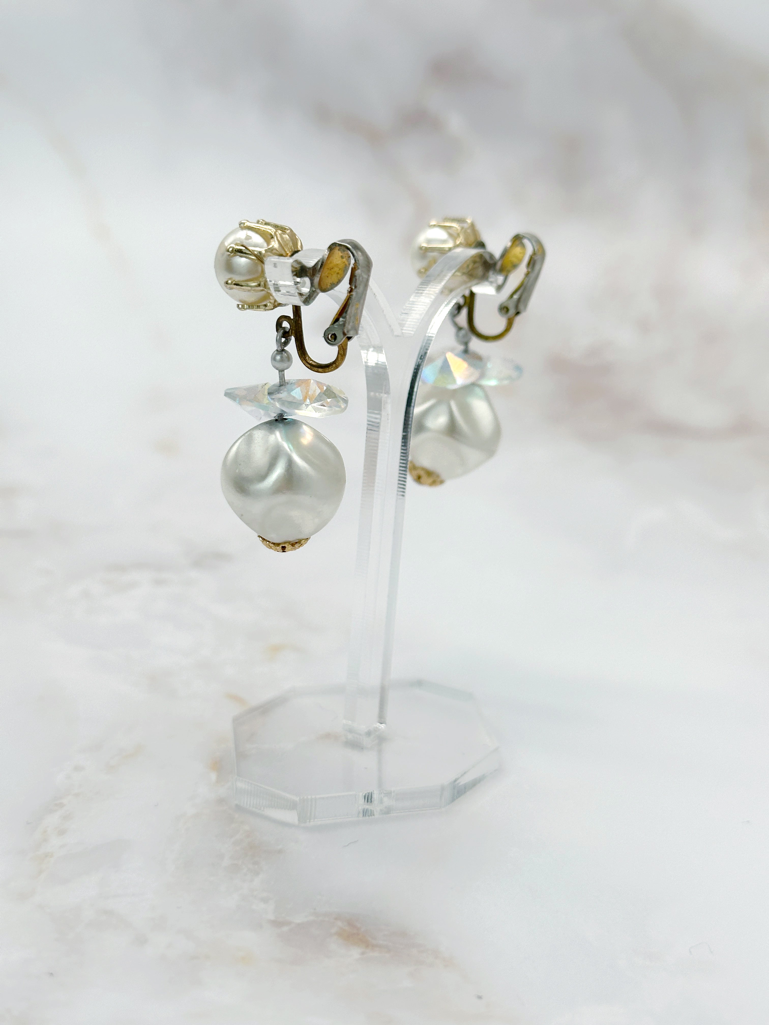 Vintage Ohrclips mit Kunstperlen & Aurora Borealis