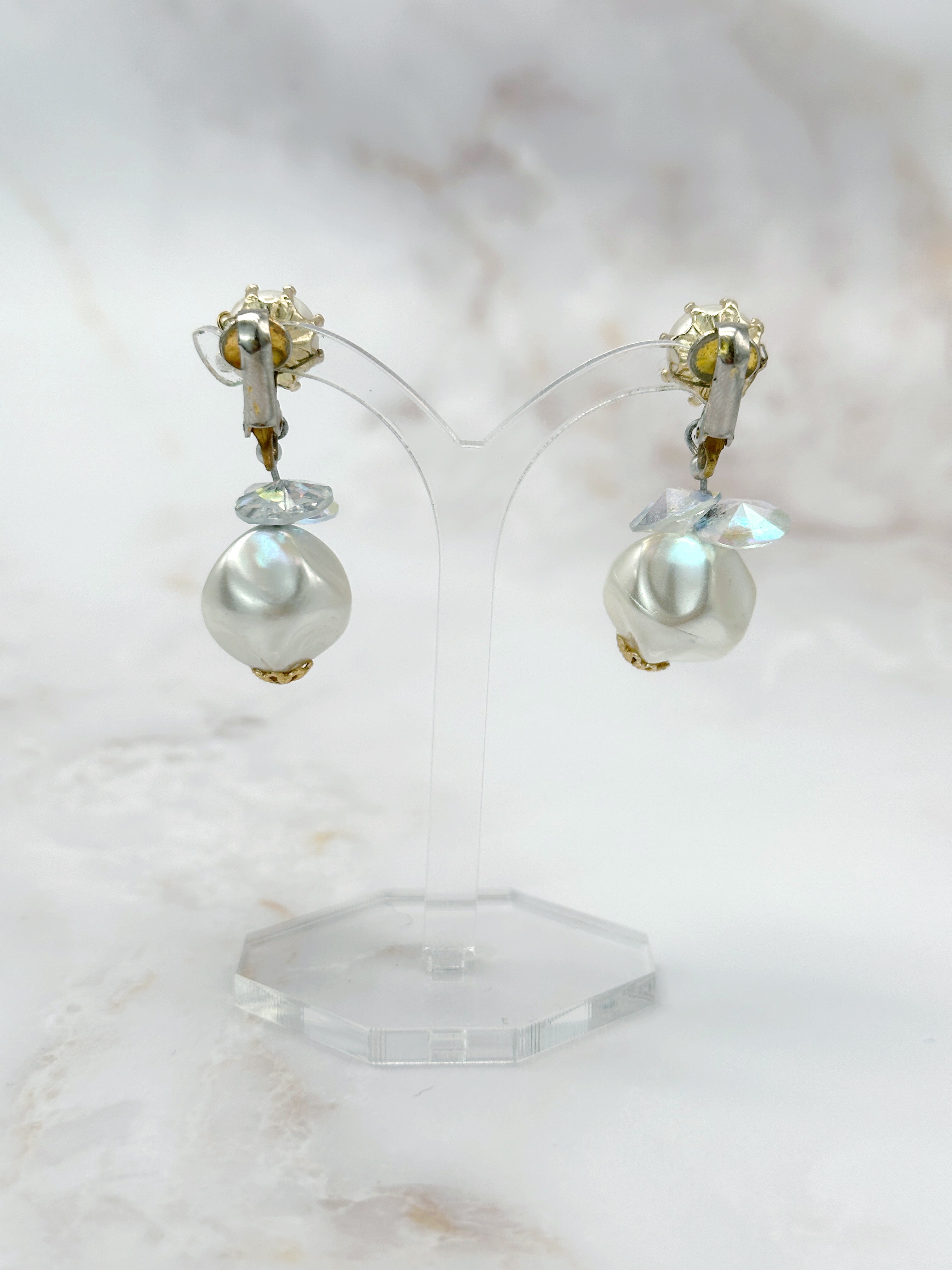 Vintage Ohrclips mit Kunstperlen & Aurora Borealis