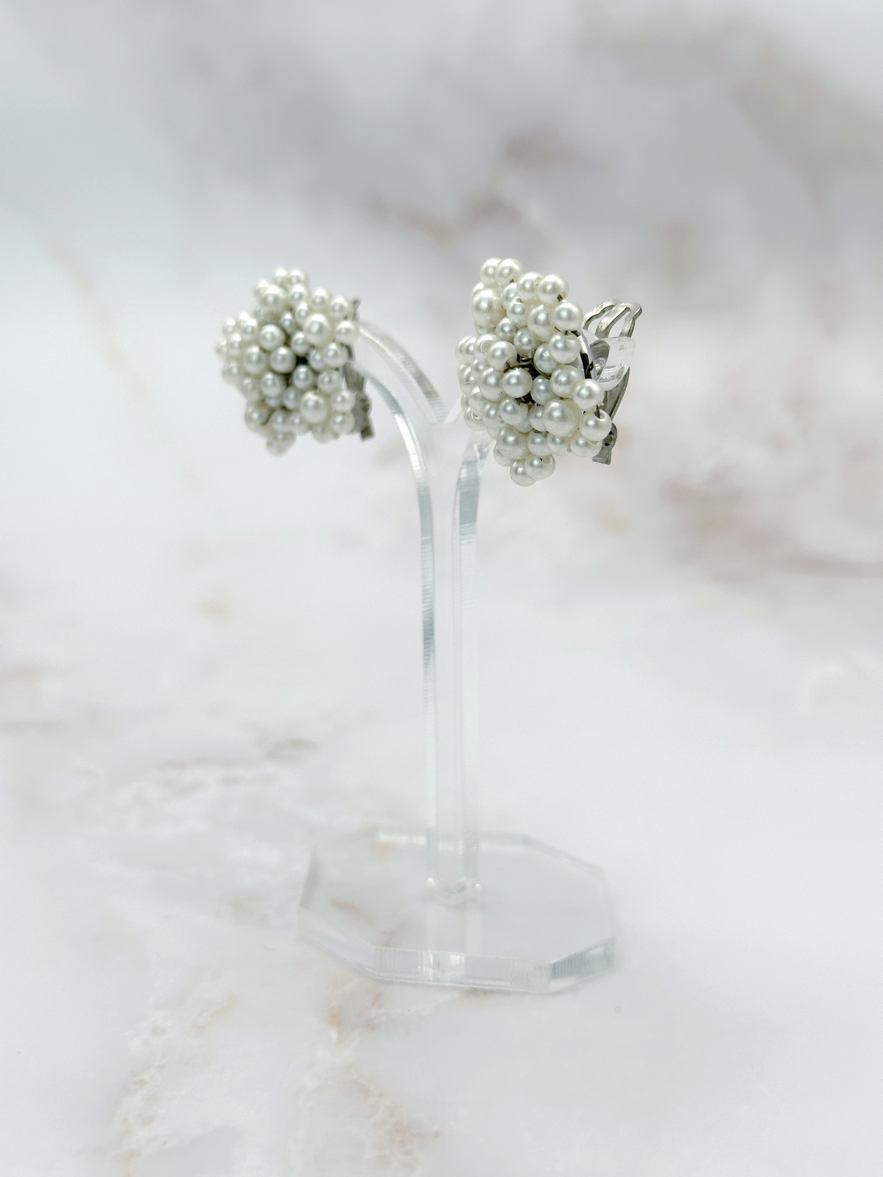 Star-shaped vintage ear clips