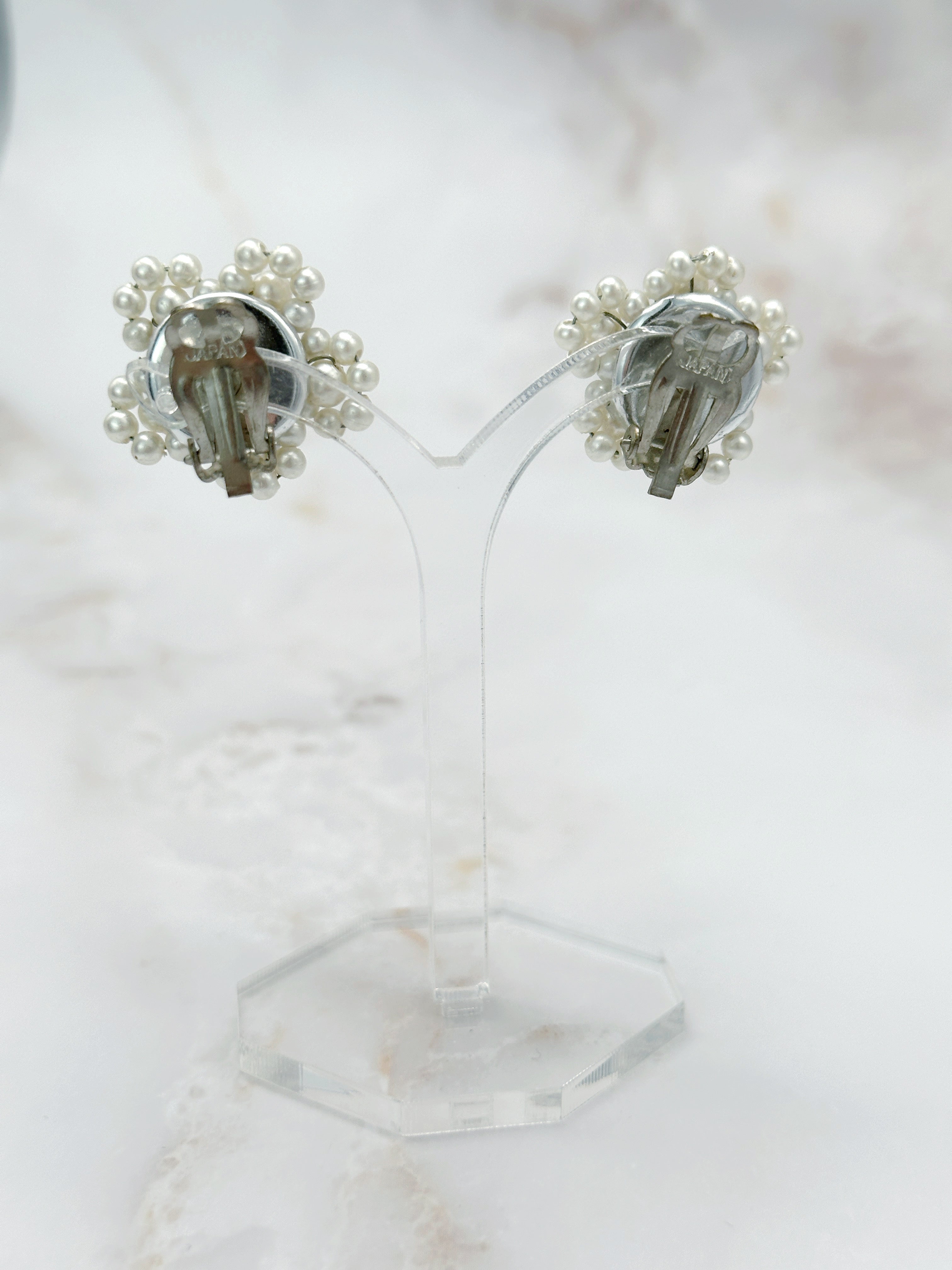 Star-shaped vintage ear clips