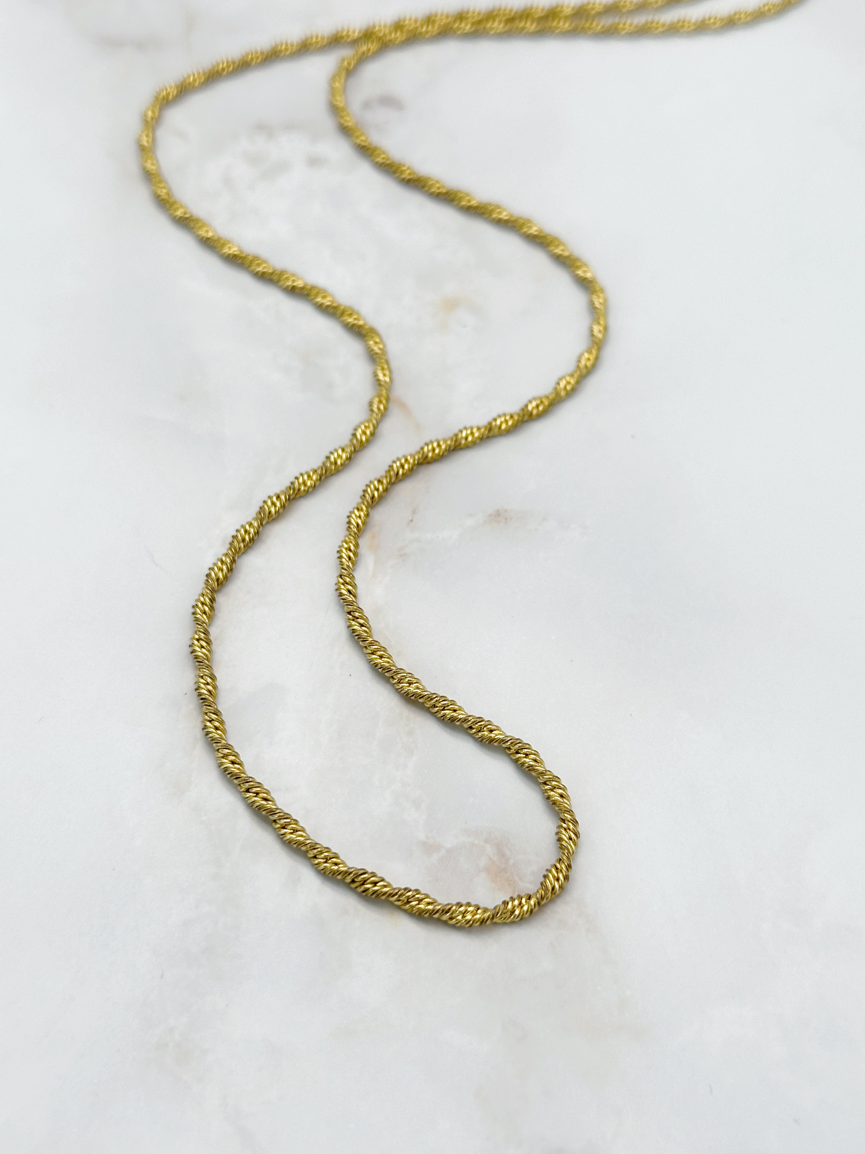 Long twisted rope chain