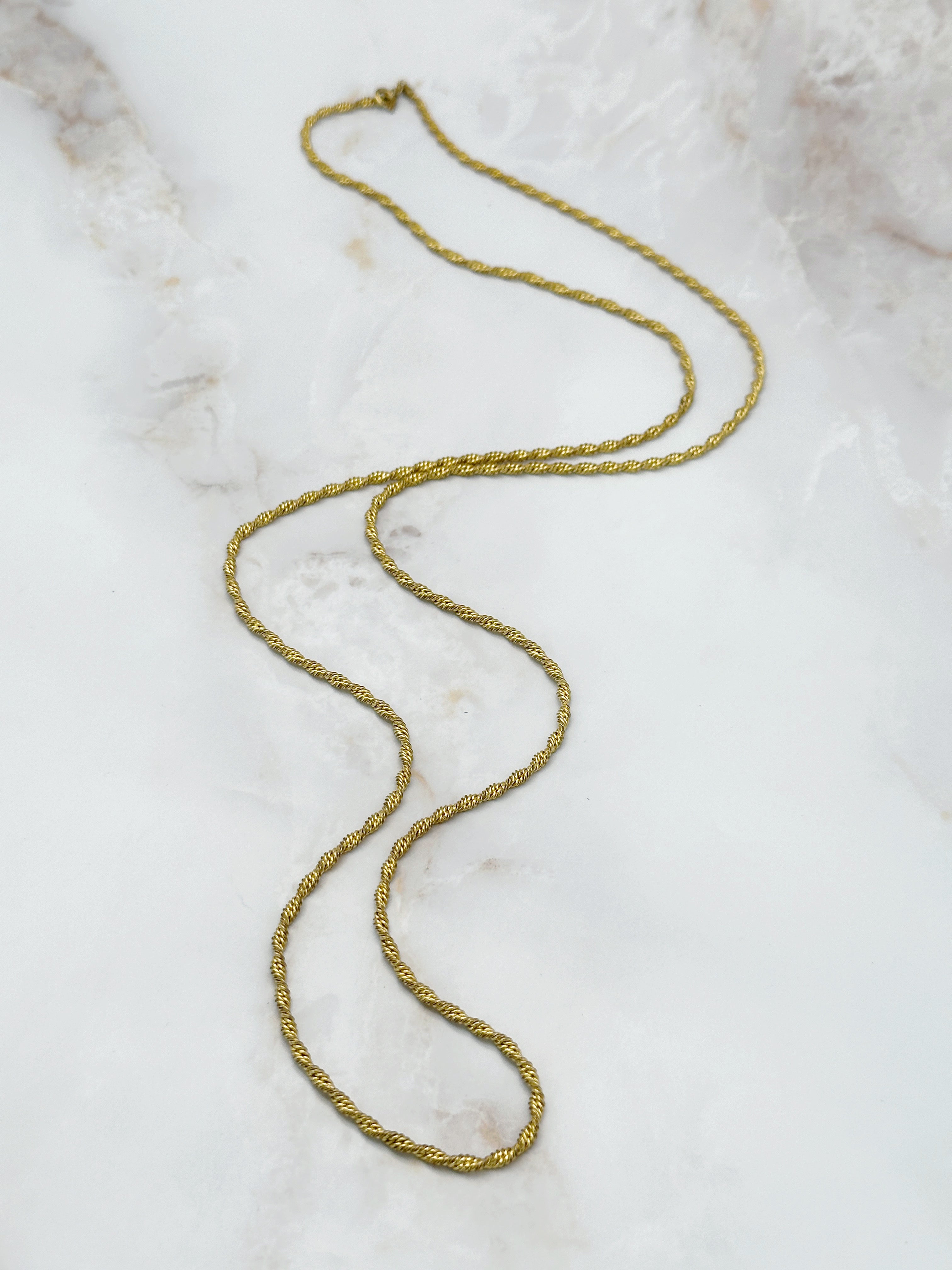 Long twisted rope chain