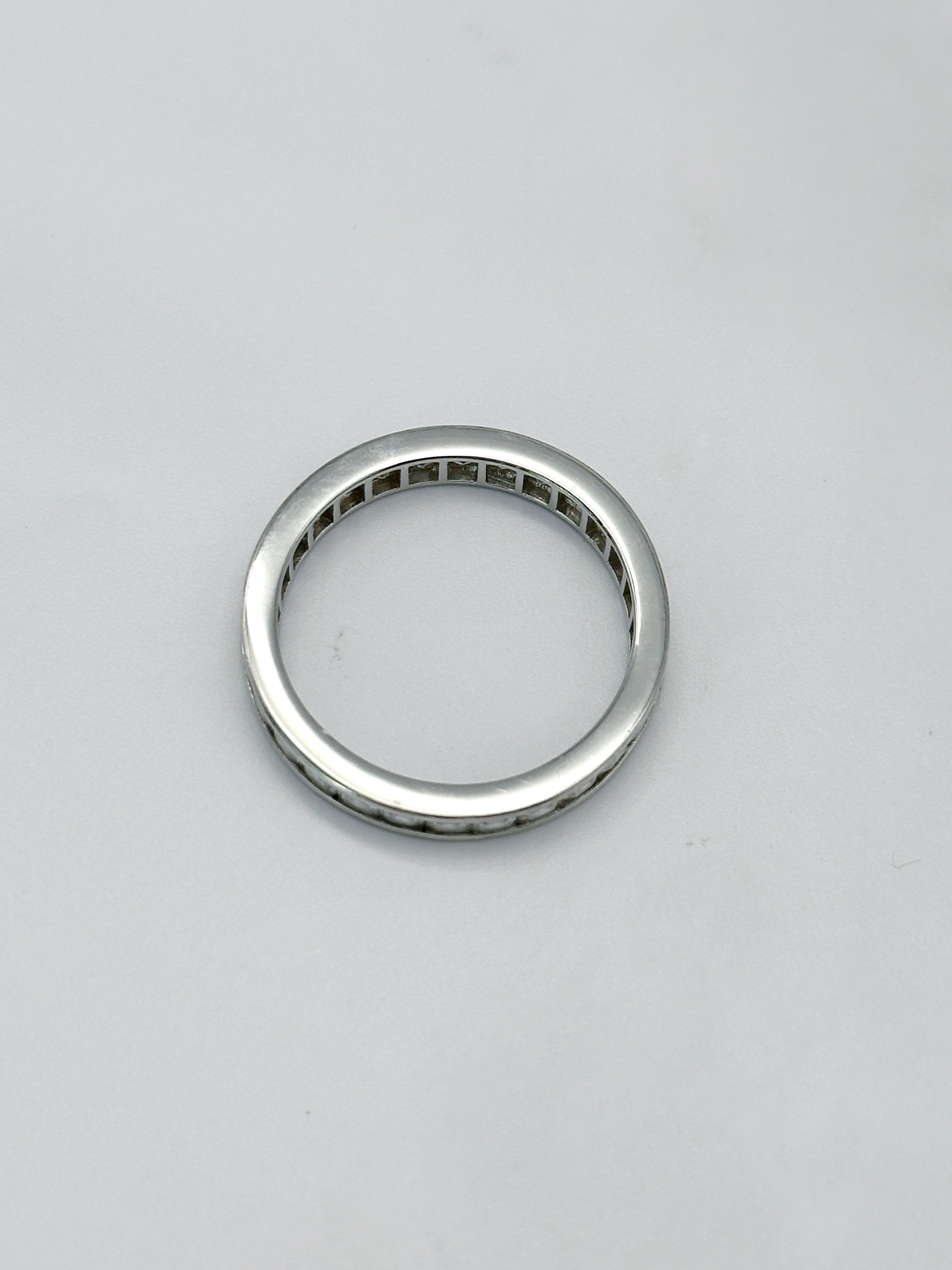 Alliance RIng mit Glaskristallen