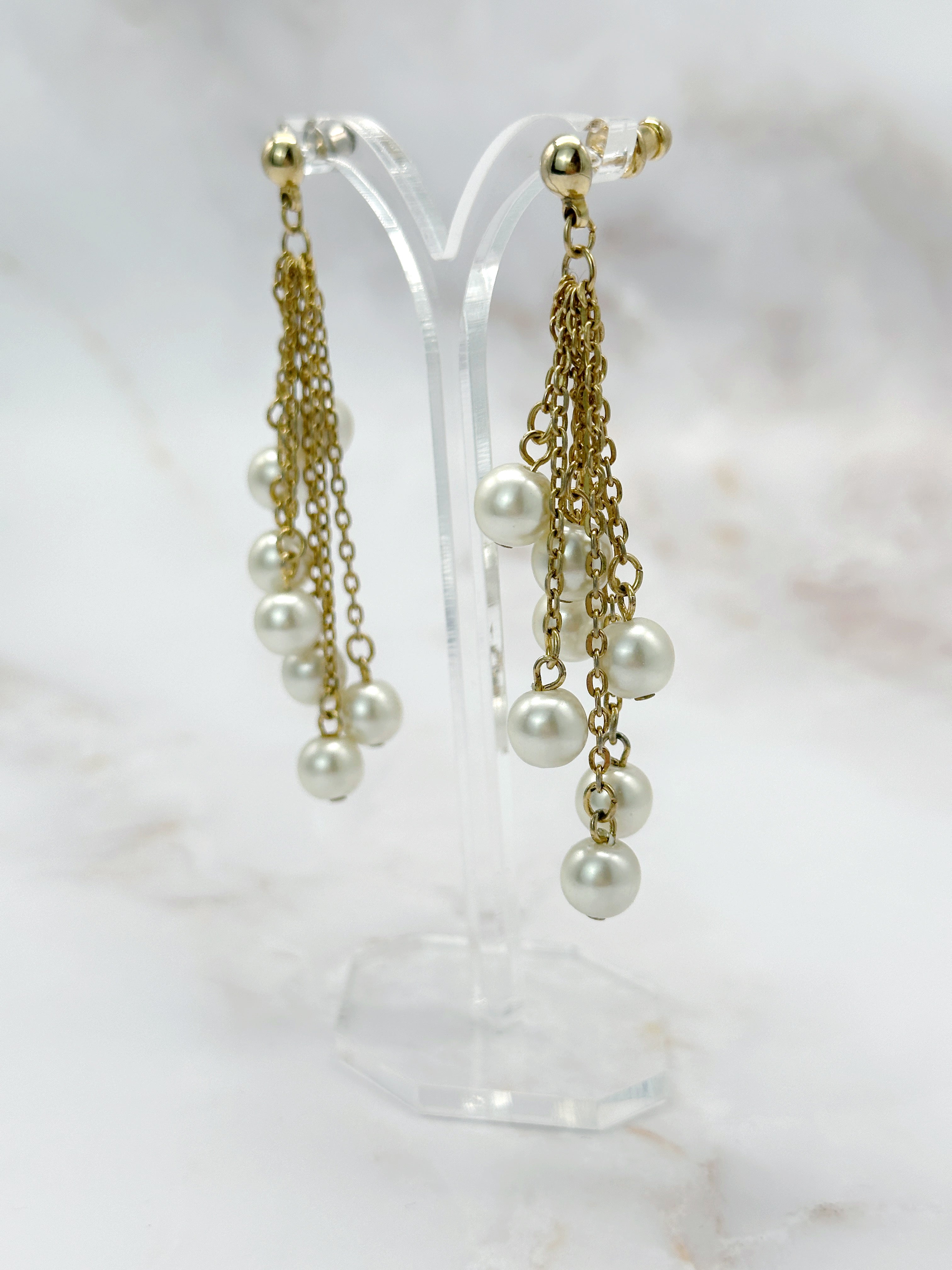 Statement earrings with faux pearls