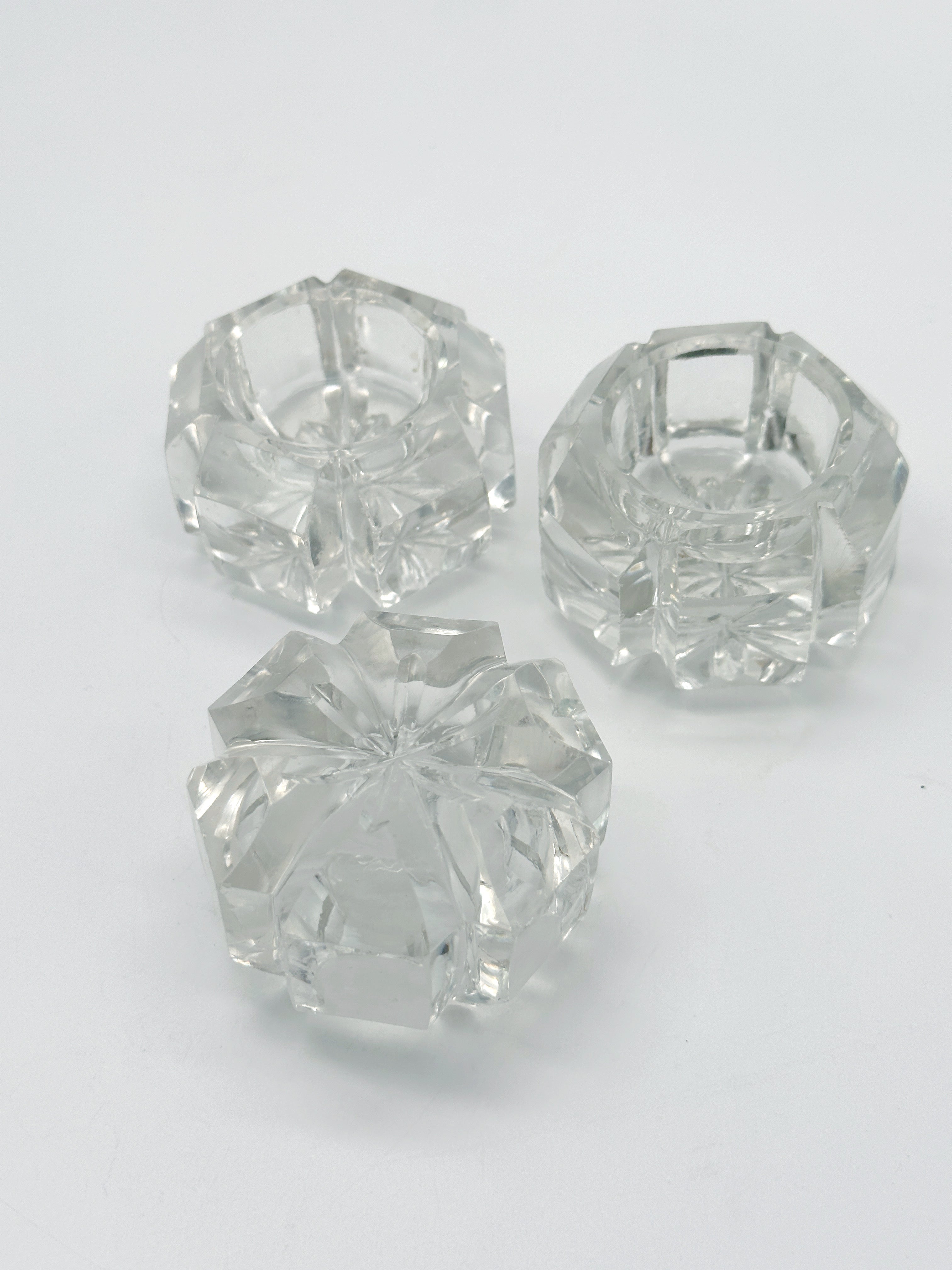 Set of 3 salt cellars, cut crystal glass