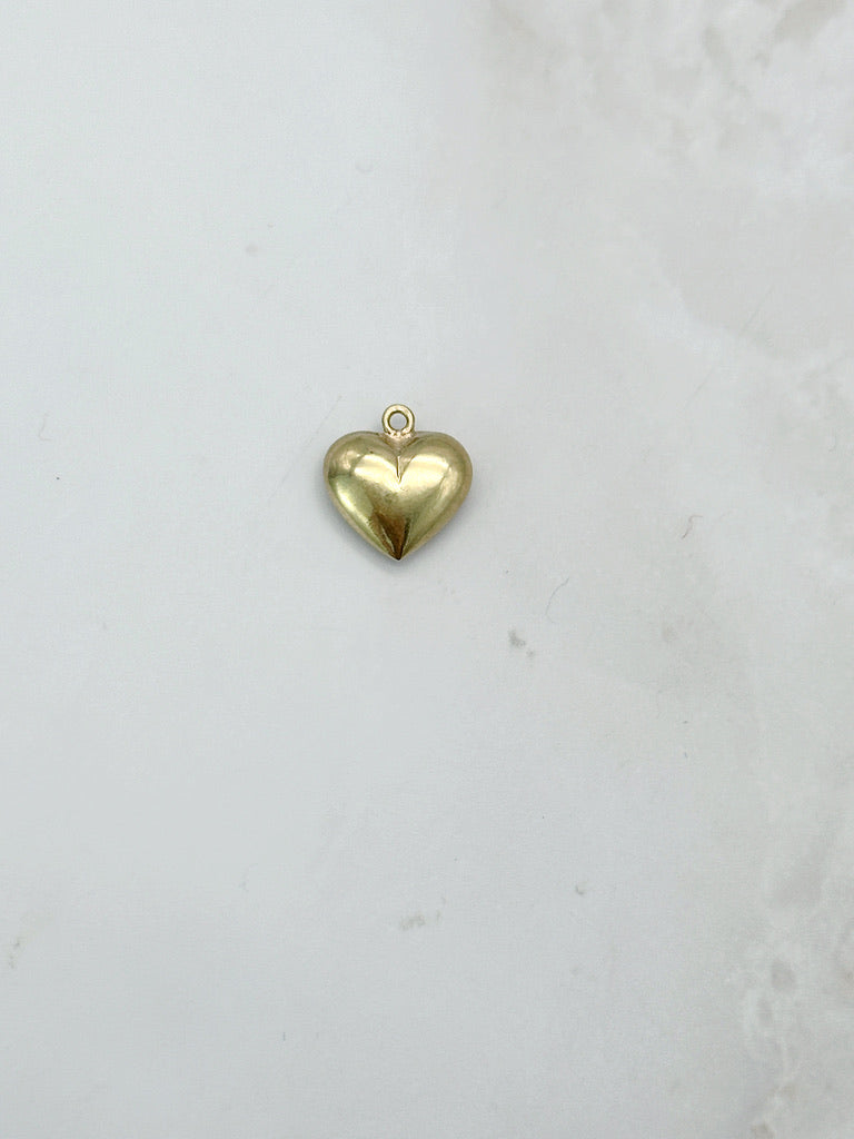 Classic heart pendant in yellow gold