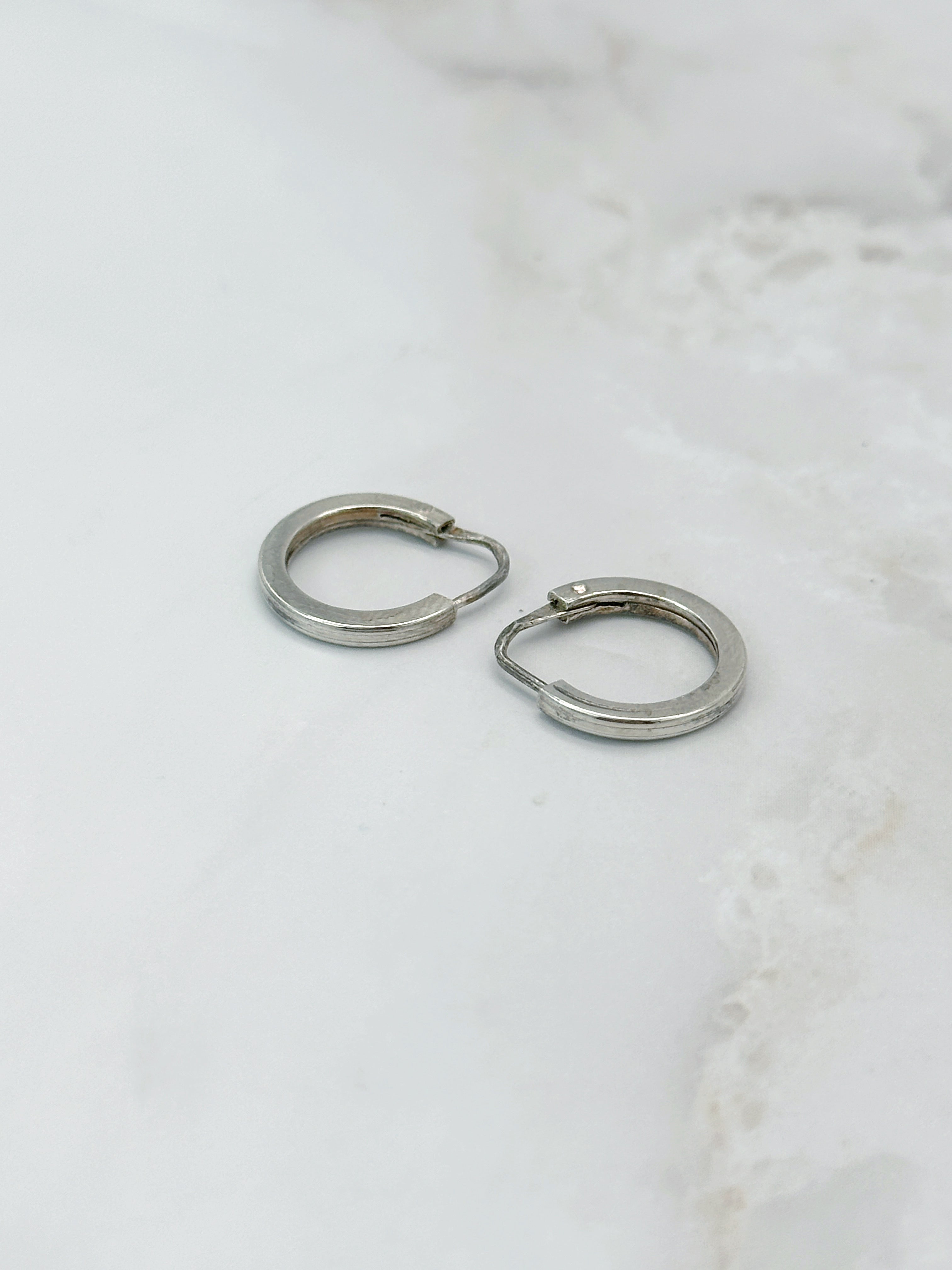 Zarte Silber Creolen – Ein zeitloser Klassiker