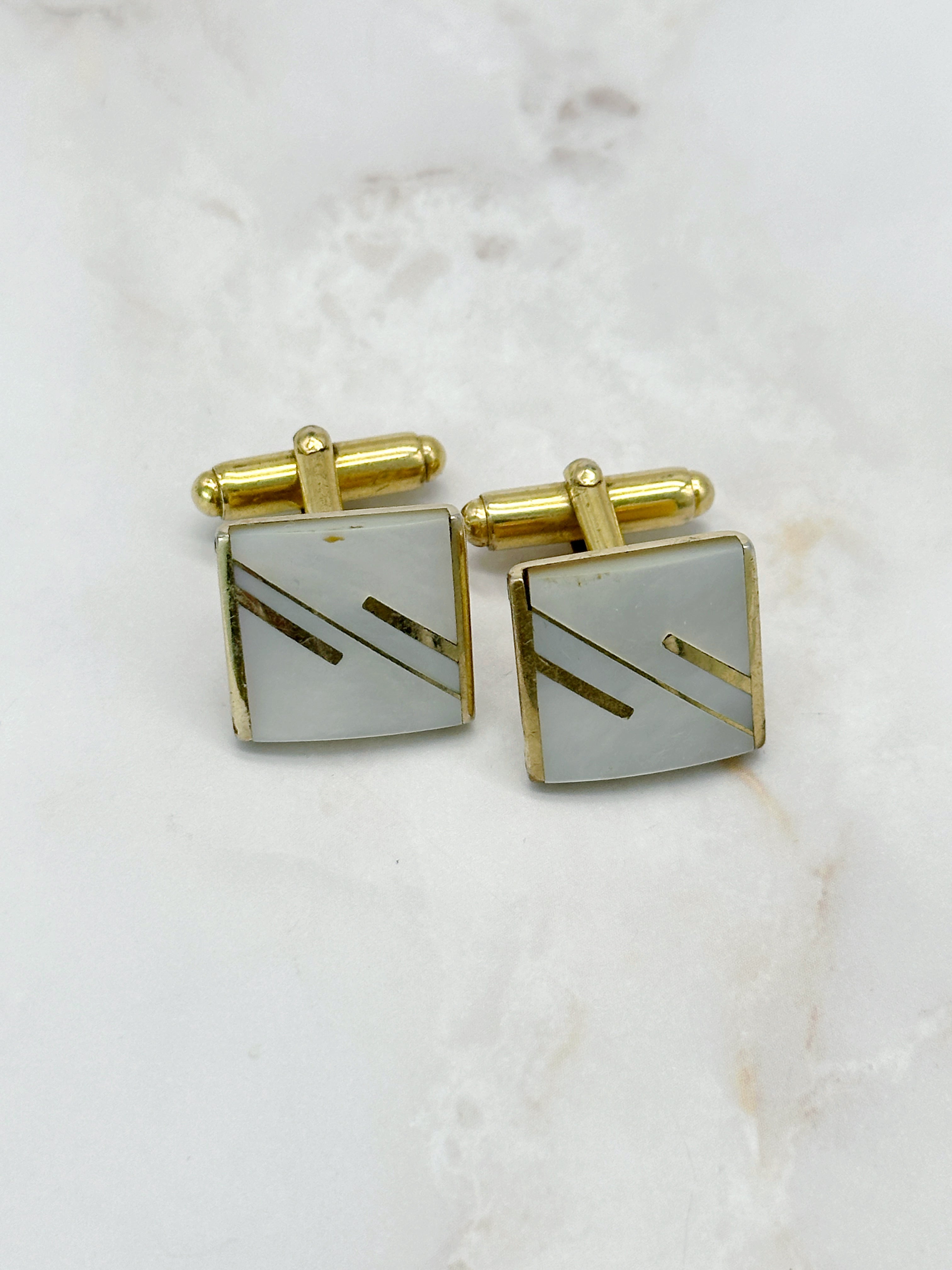 Cufflinks gold-plated with white mother of pearl