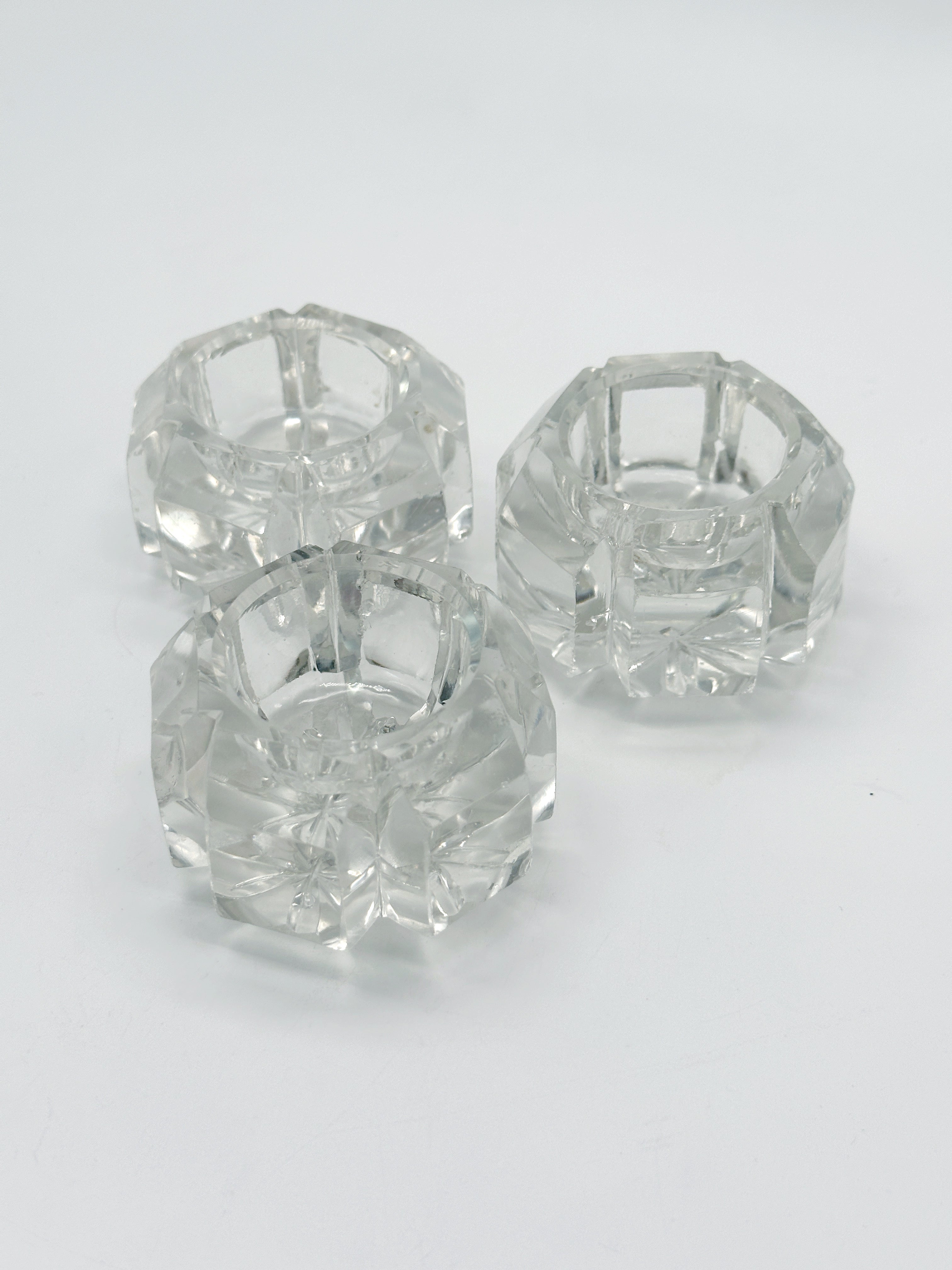 Set of 3 salt cellars, cut crystal glass
