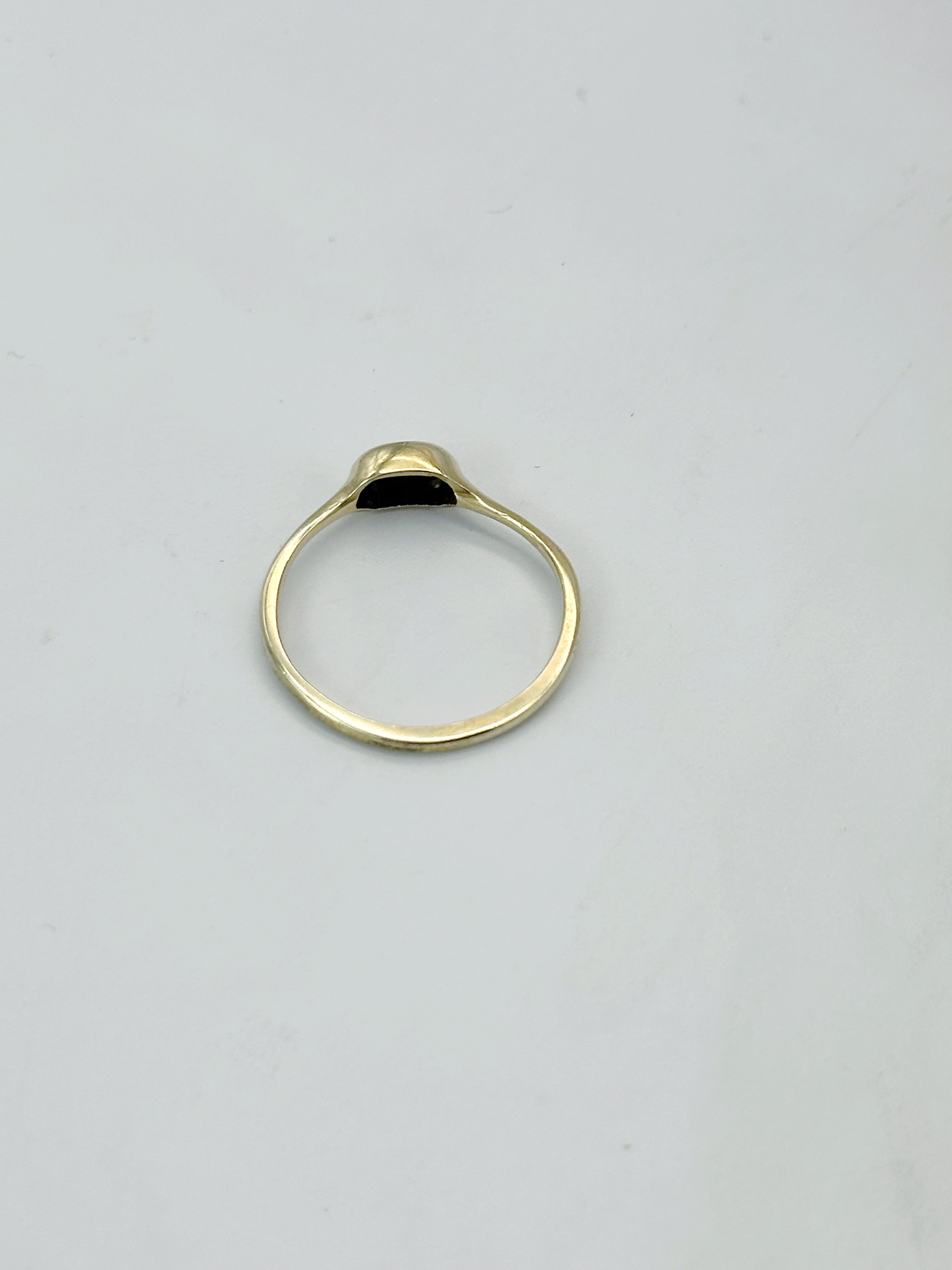 Zarter Diamantring in 585 Gelbgold mit ovalem Design