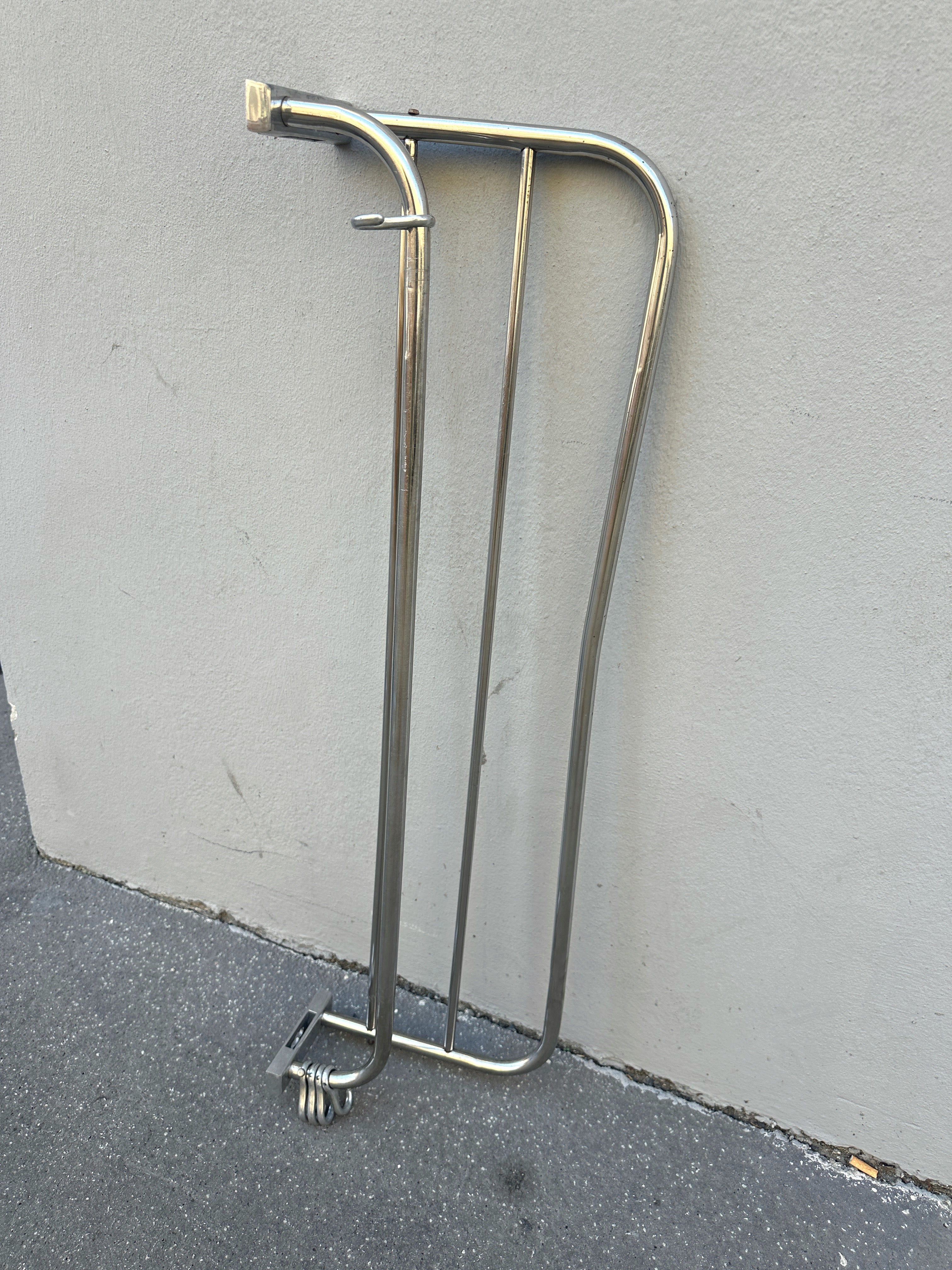 Vintage Wand-Garderobe aus Chrom mit Hutablage