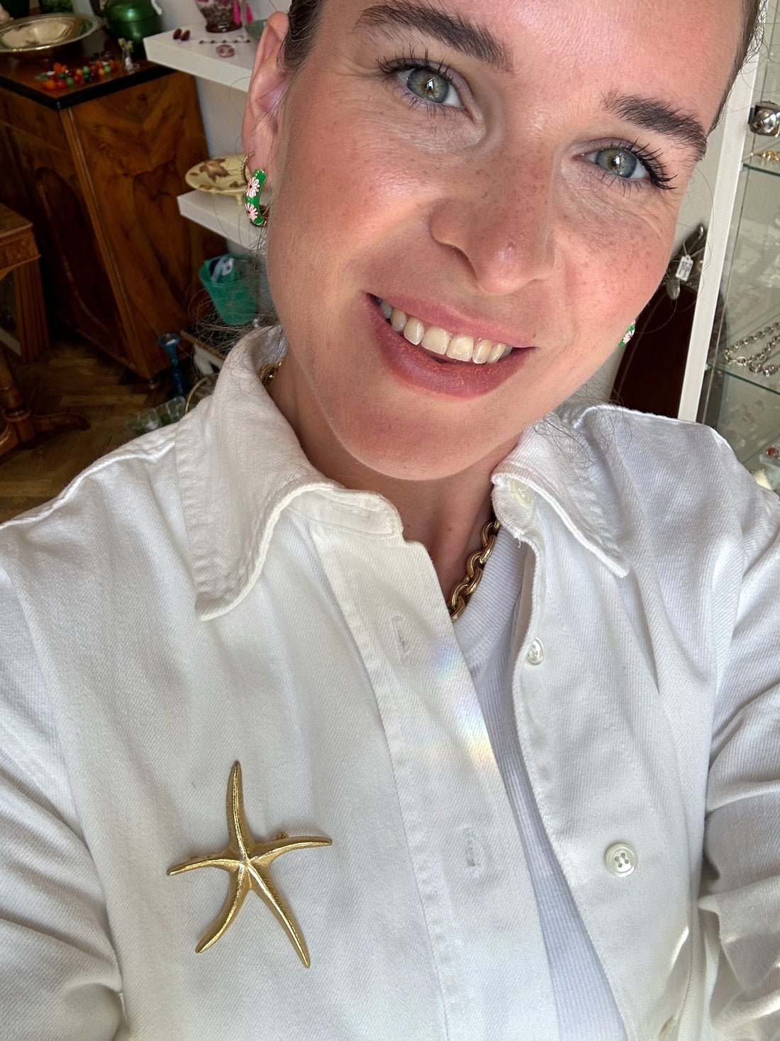 How to wear a brooch