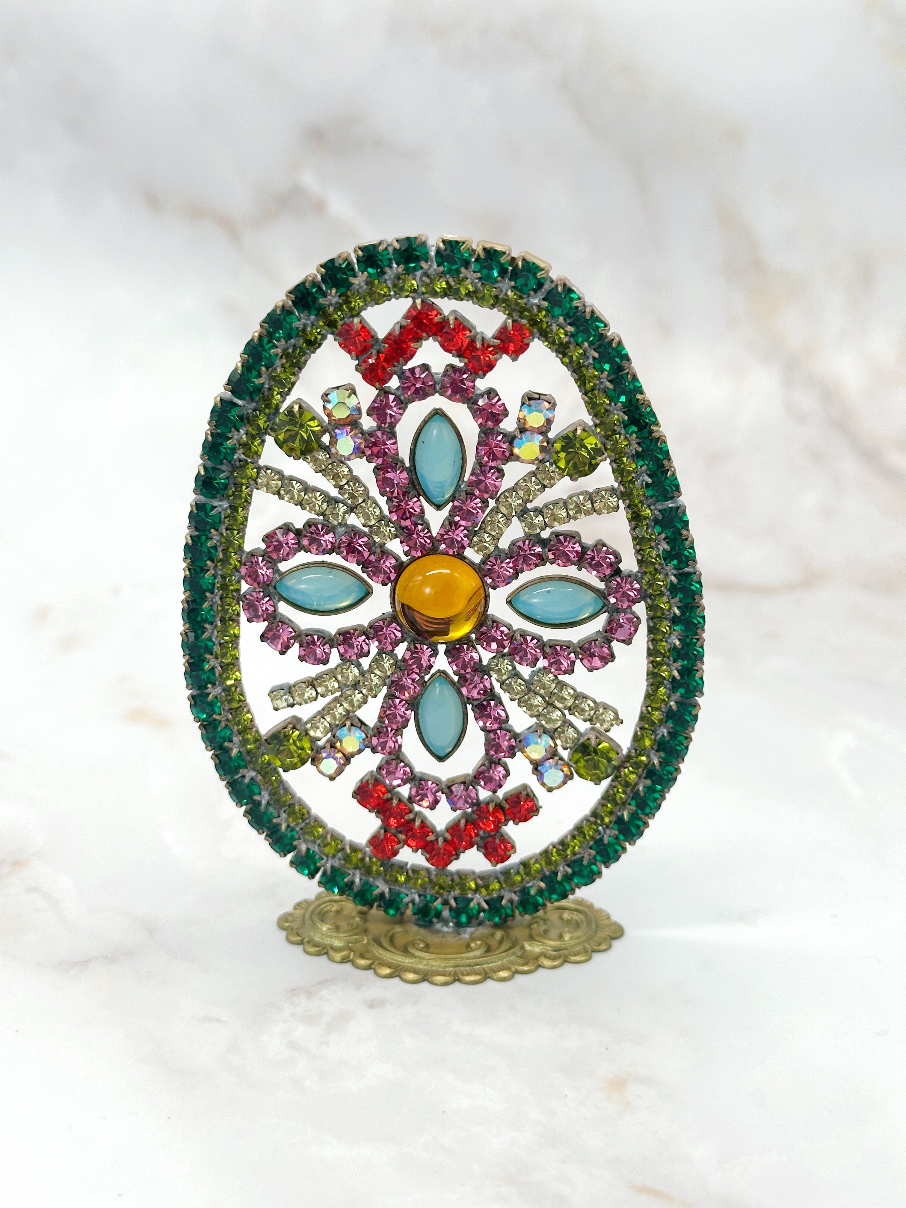 Handgefertigtes Gablonzer Osterei zum Aufstellen in Grün und Bunt