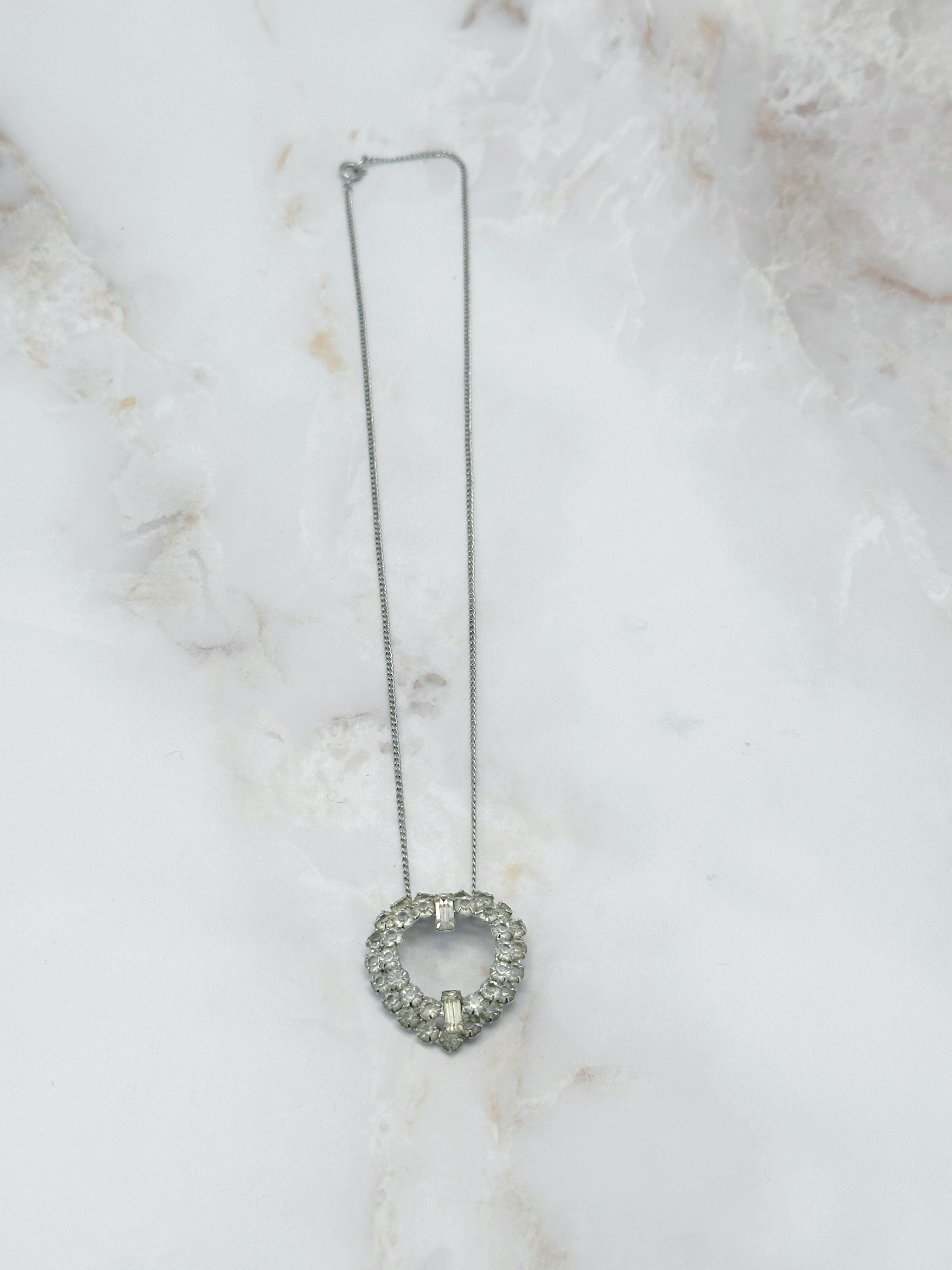 Vintage Sterling Silber Halskette mit funkelndem Strass-Herz & Baguetten