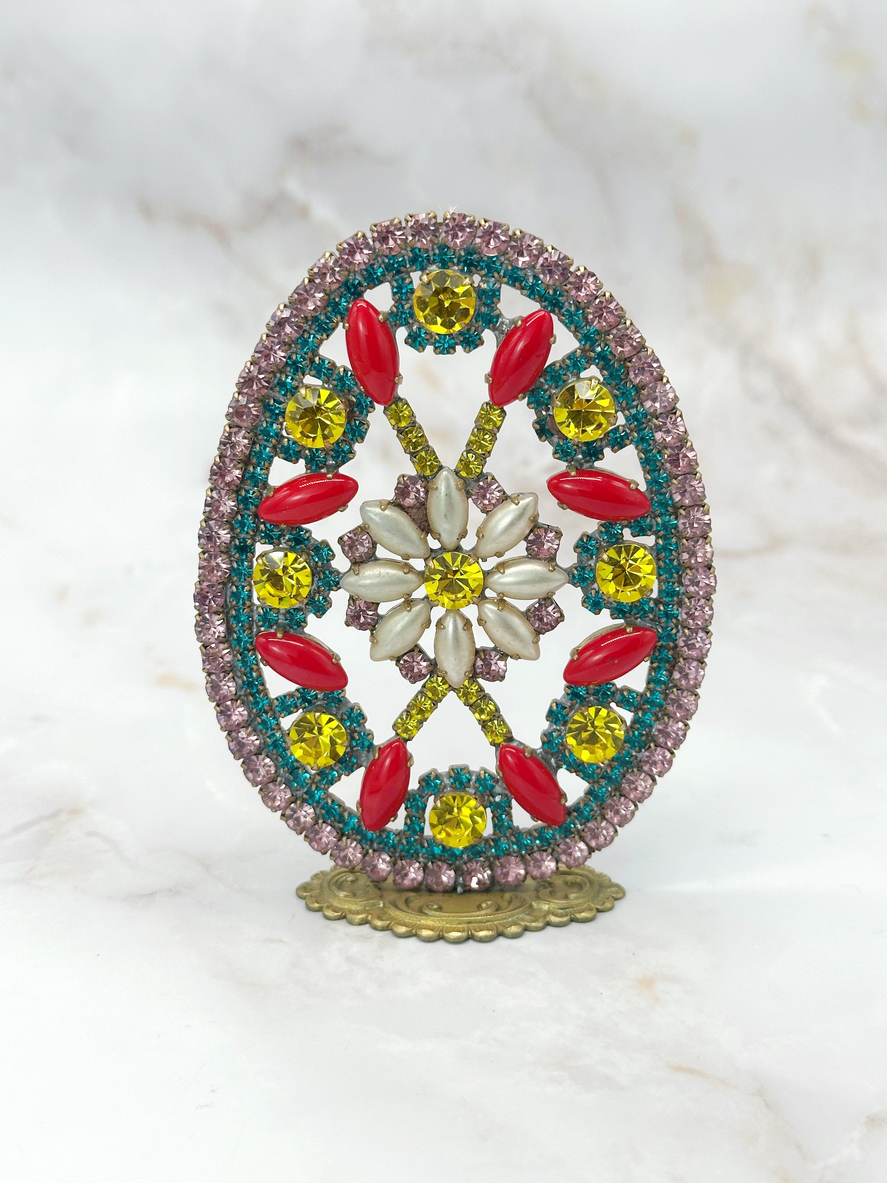 Farbenfrohes handgefertigtes Gablonzer Osterei zum Aufstellen