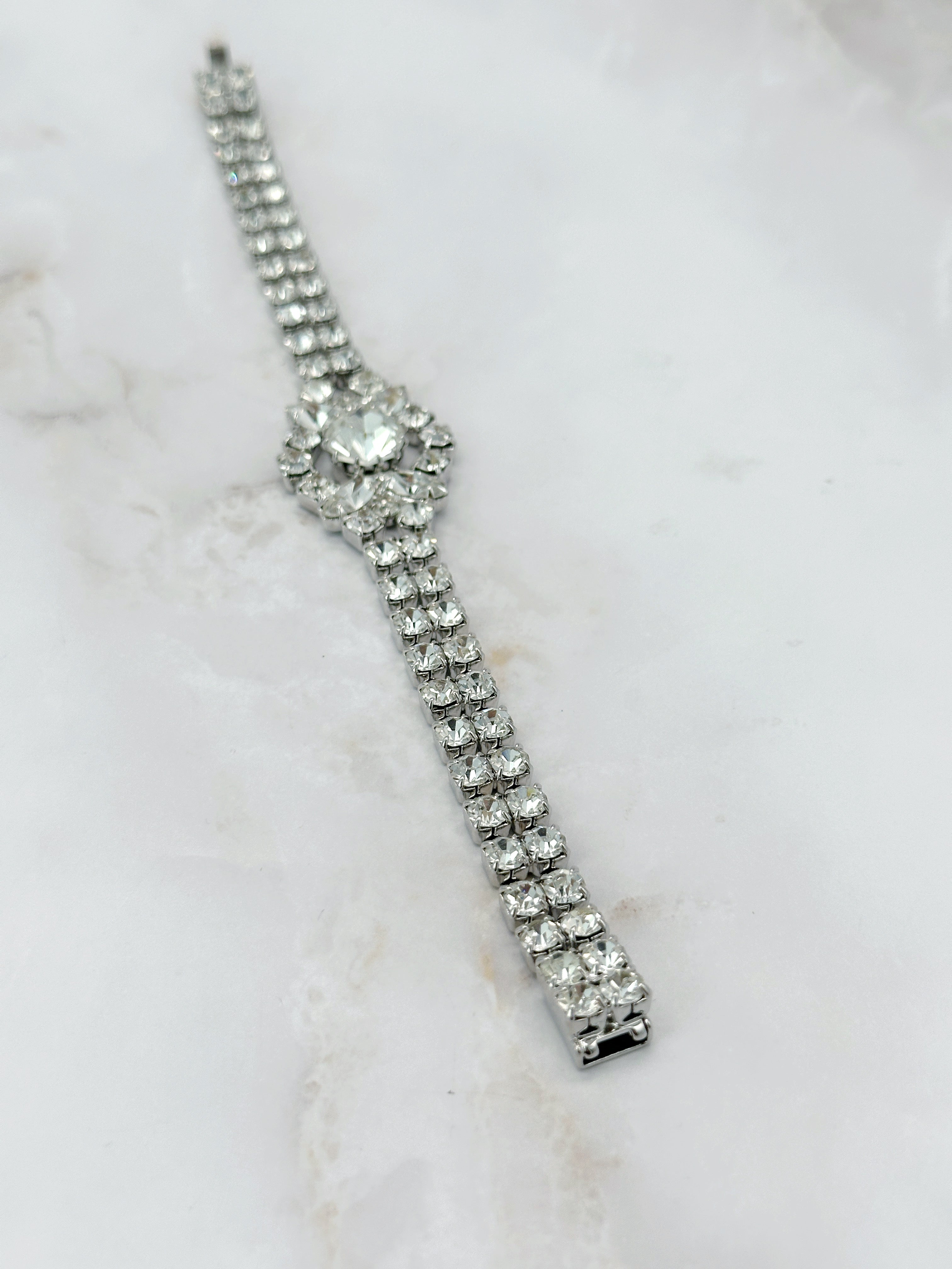 Vintage Strass Armband mit ovalem Mittelelement