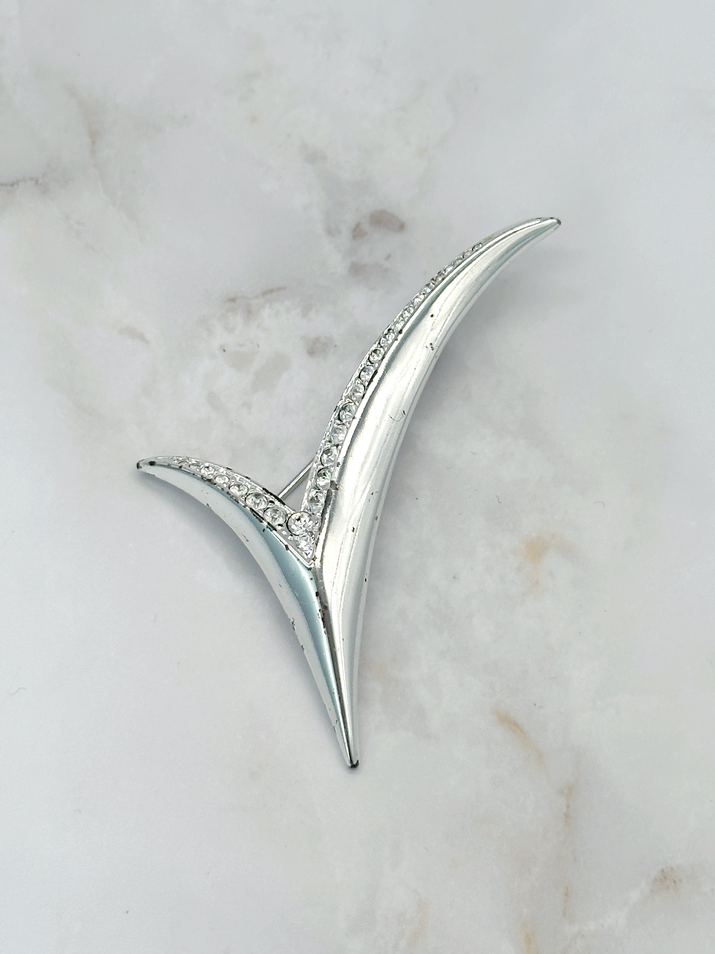 Elegante Vintage Brosche von Napier, rhodiniert mit Strass