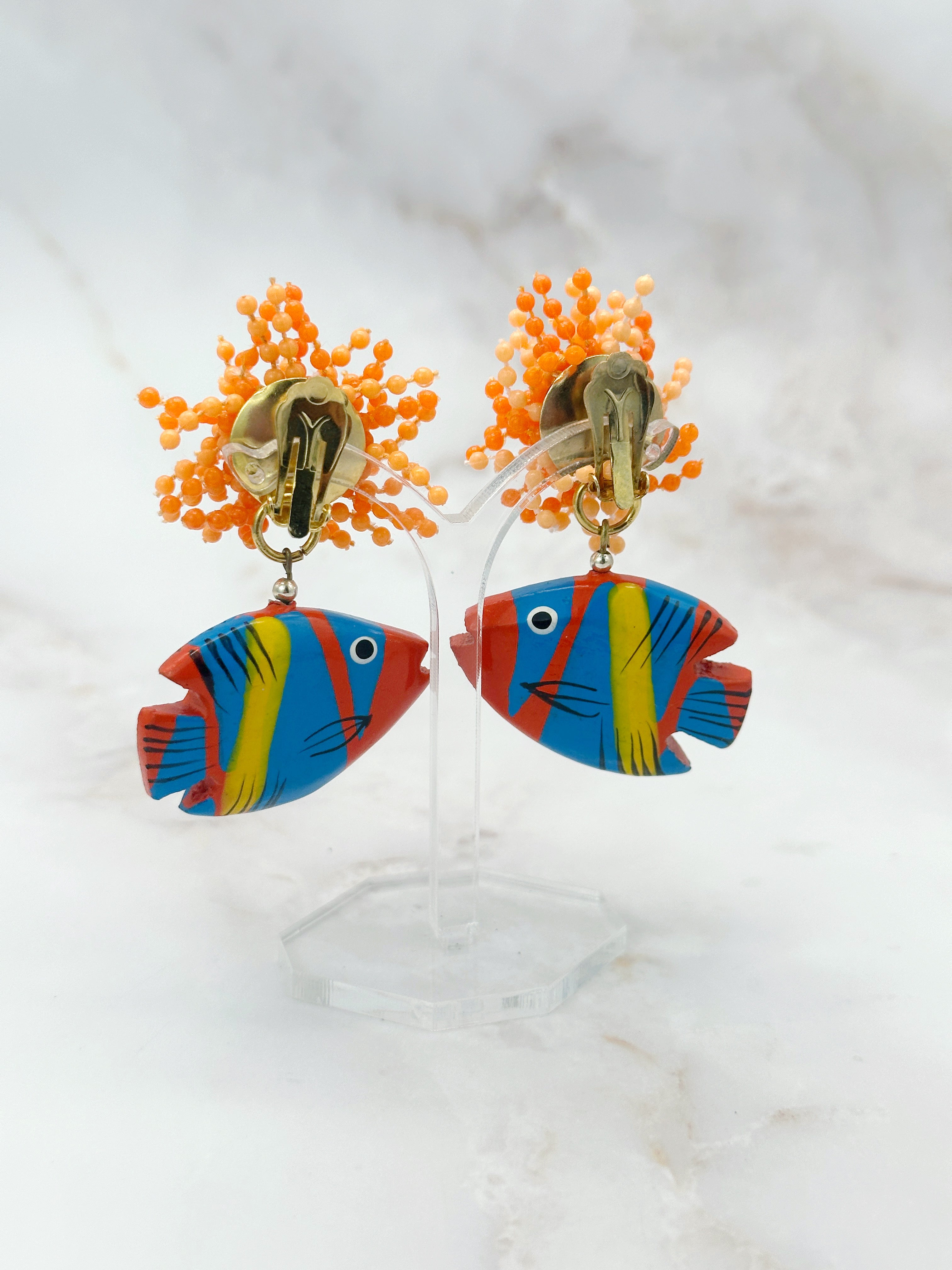 Vintage Ohrclips mit Perlchen und Fisch-Anhänger in Gelb oder Orange