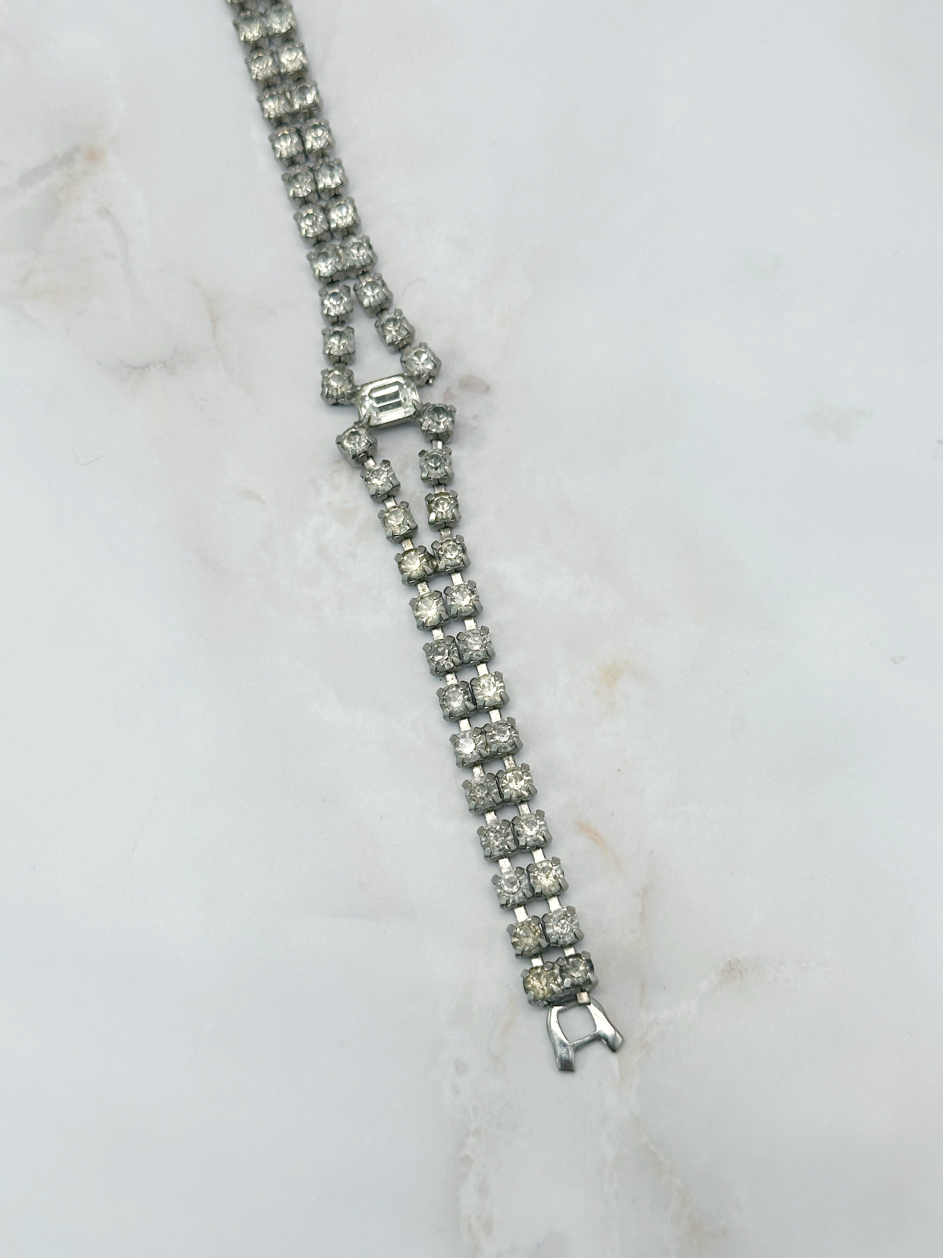 Zweireihiges Vintage Strass-Armband mit elegantem Glanz