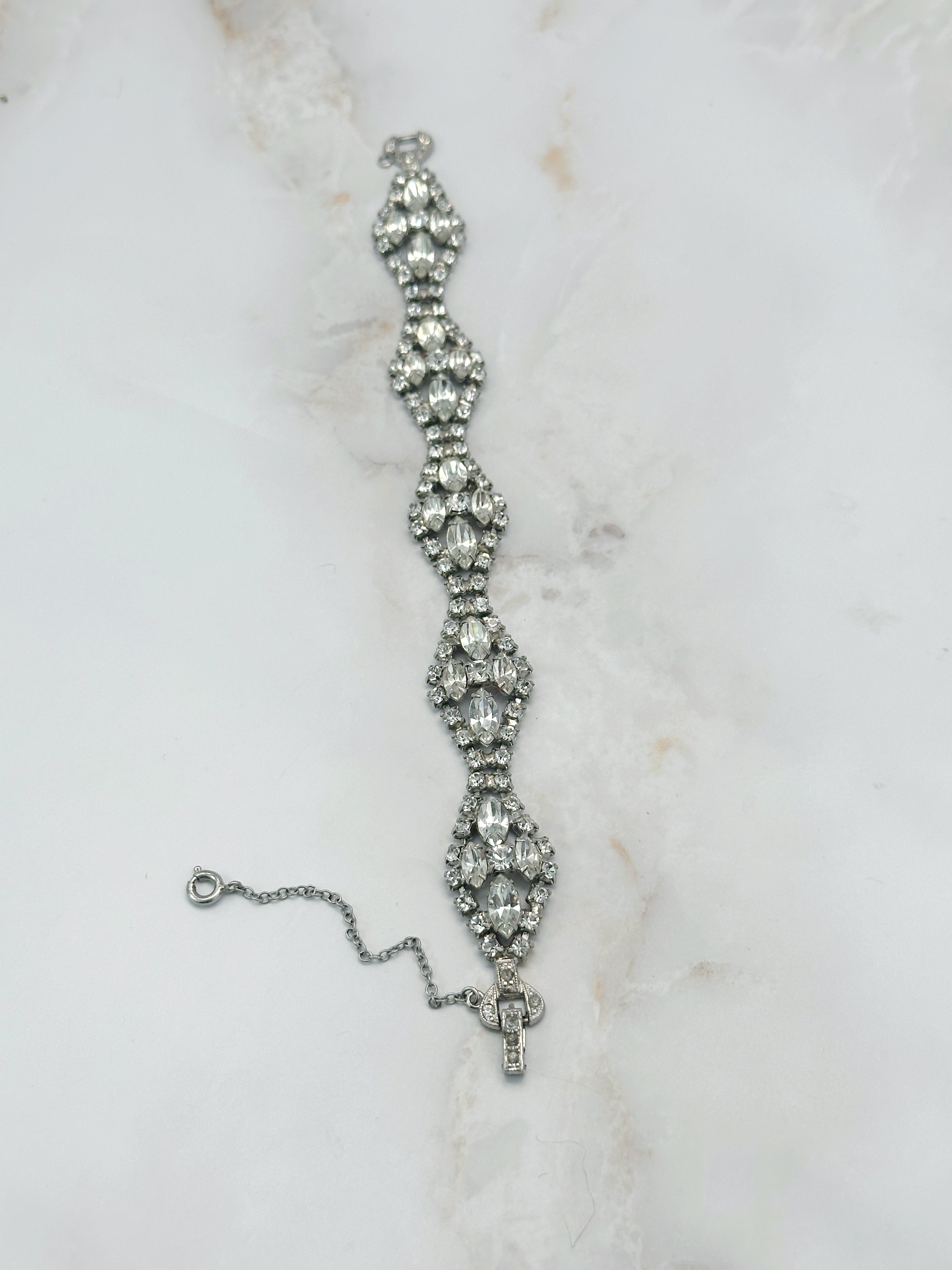 Funkelndes Vintage Strass-Cocktailarmband mit Navette-Schliff