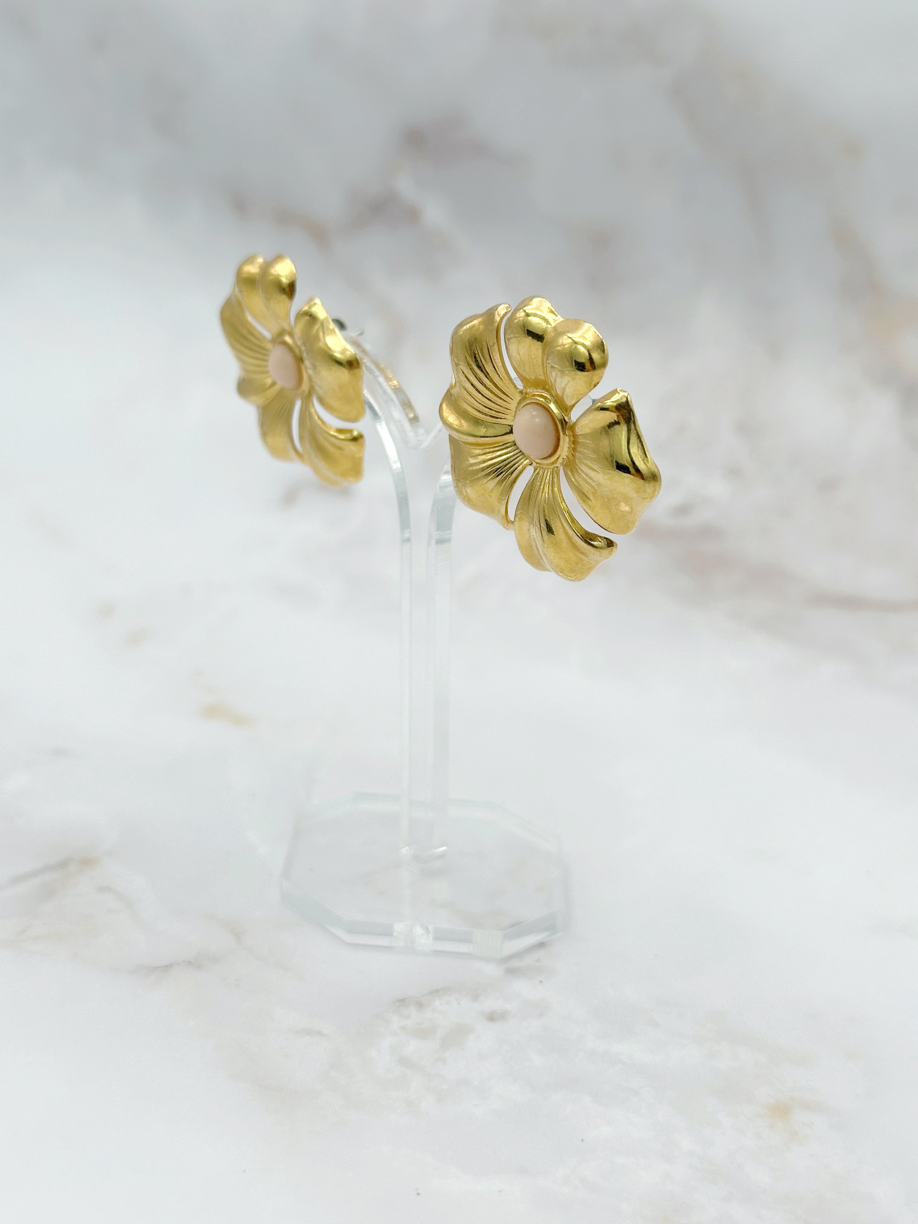 Vintage Ohrstecker mit Blumenmotiv