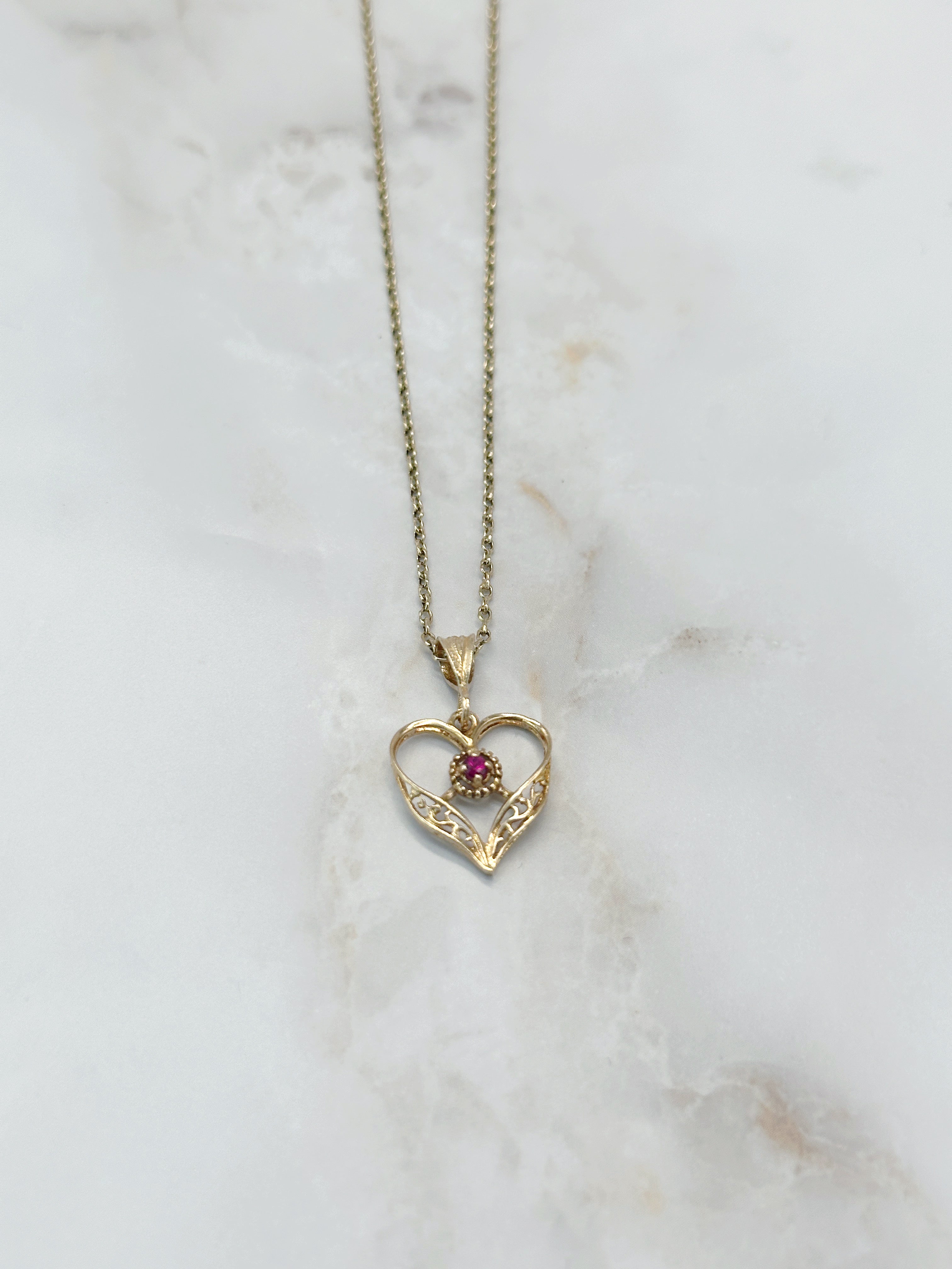 Feine Vintage Goldkette 585 mit Rubin-Herz