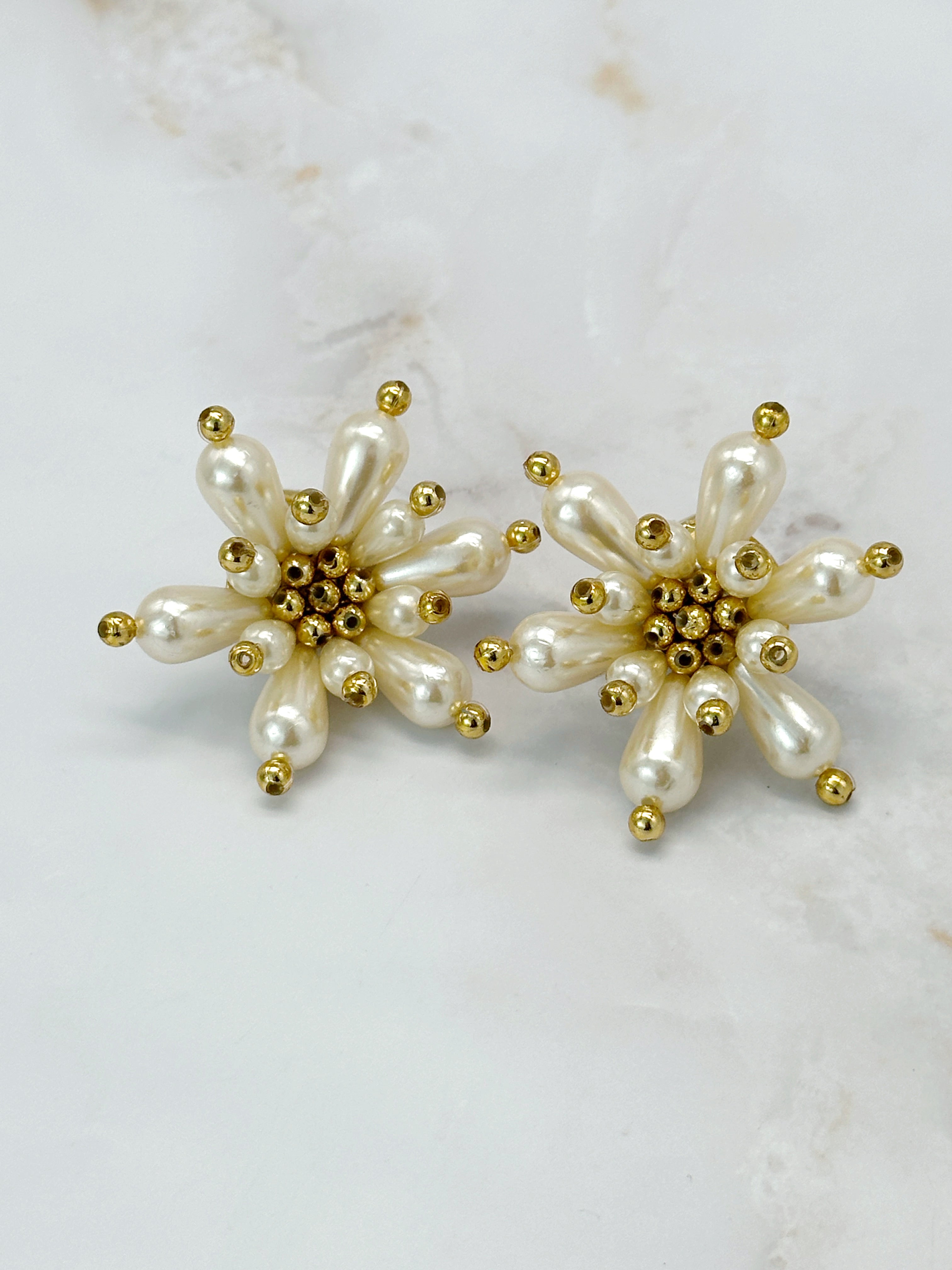 Große Vintage Blumen Ohrclips Kunstperlen Statement
