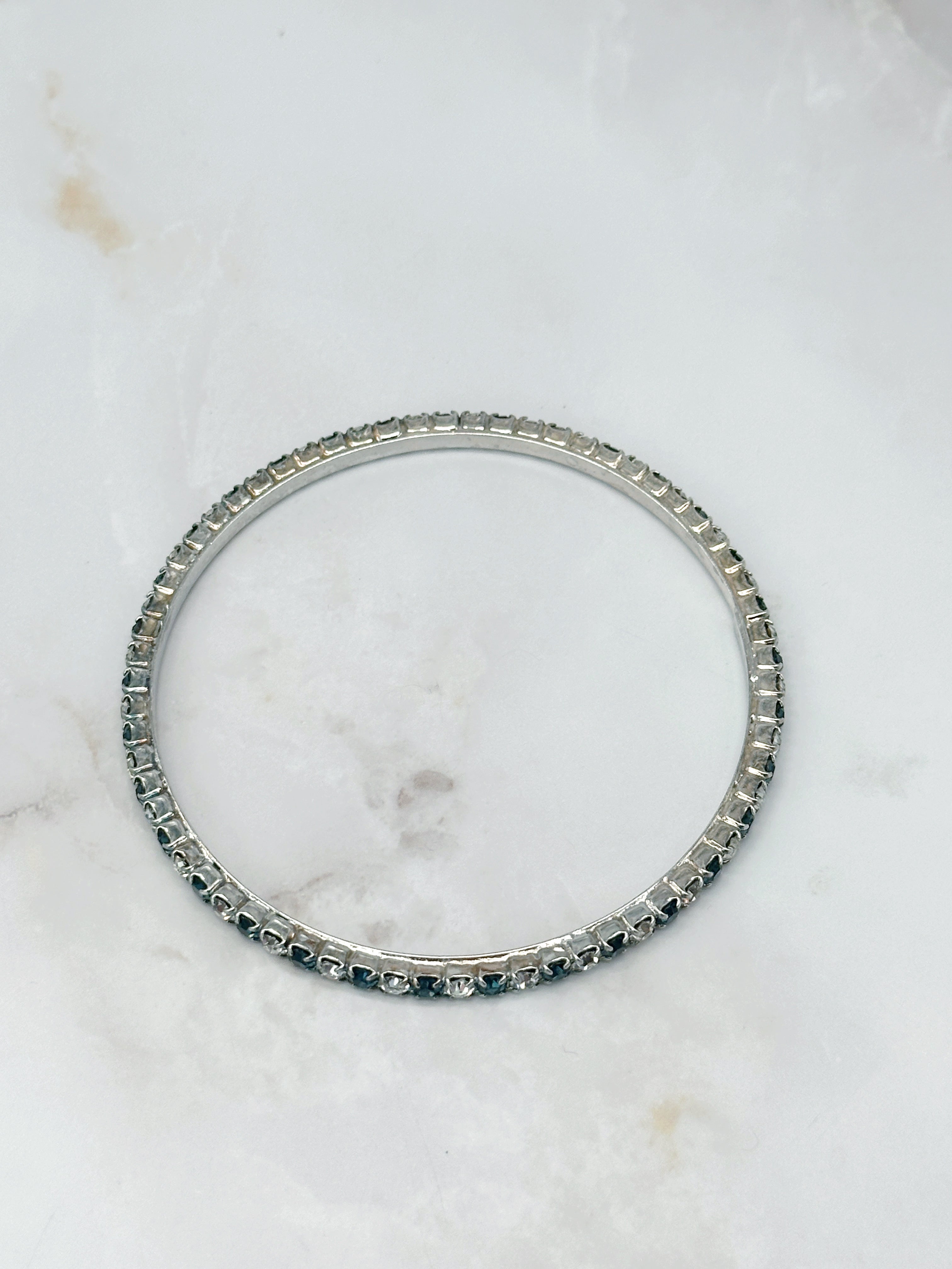 Vintage Armreifen mit blauem und klarem Strass