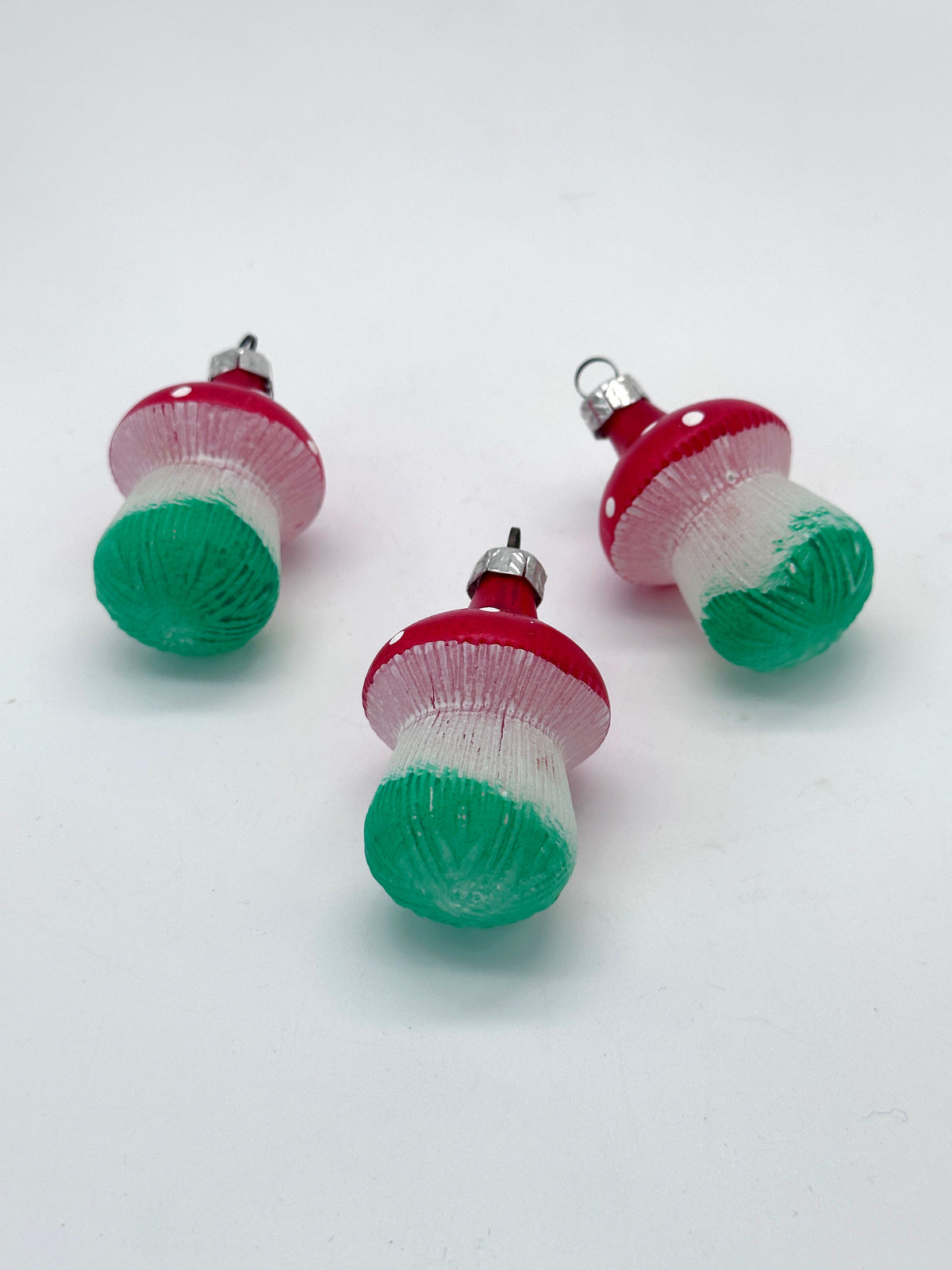 Vintage-Christbaumanhänger in Fliegenpilzform