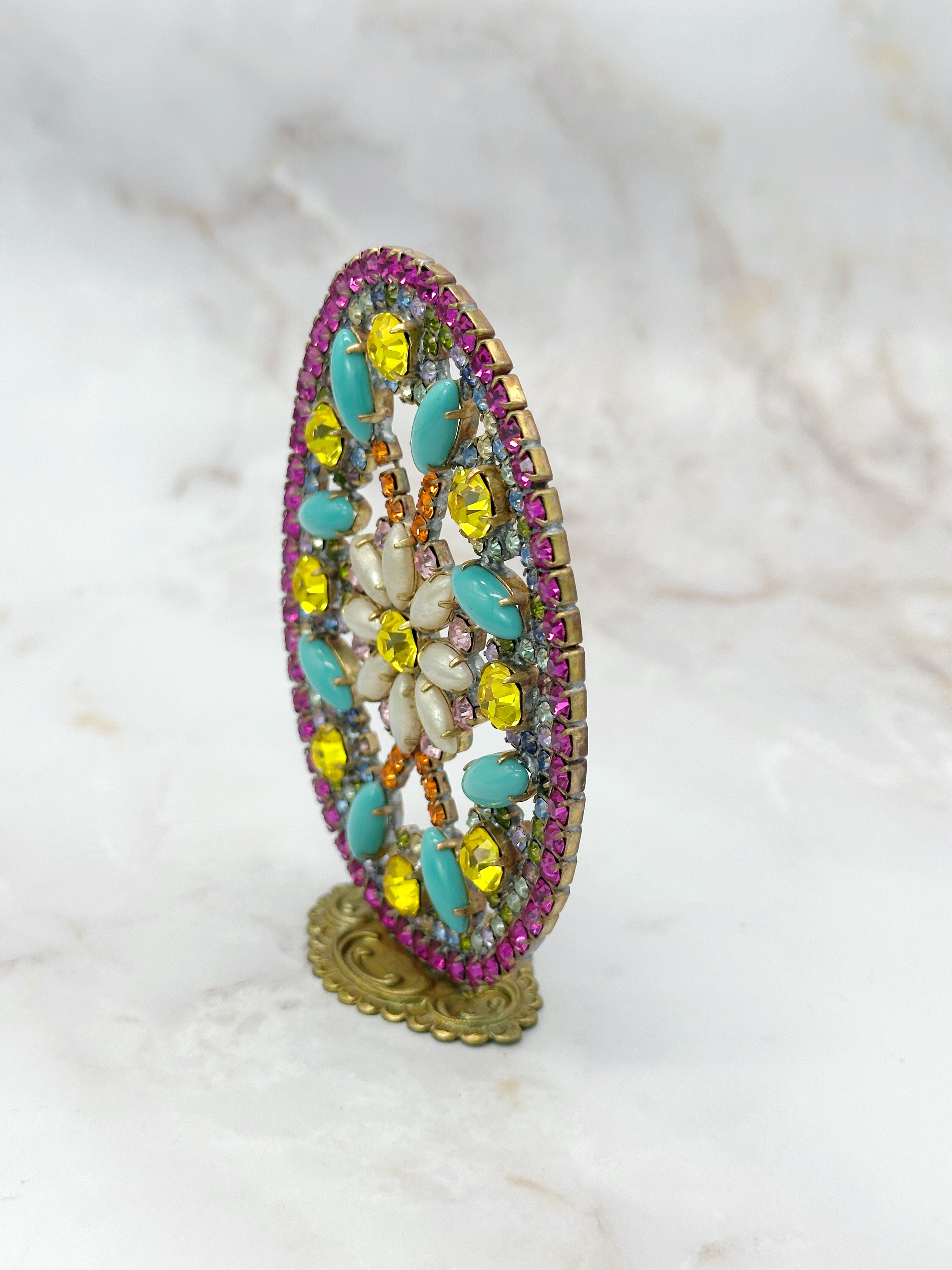 Handgefertigtes Gablonzer Osterei zum Aufstellen in Türkis und Pink