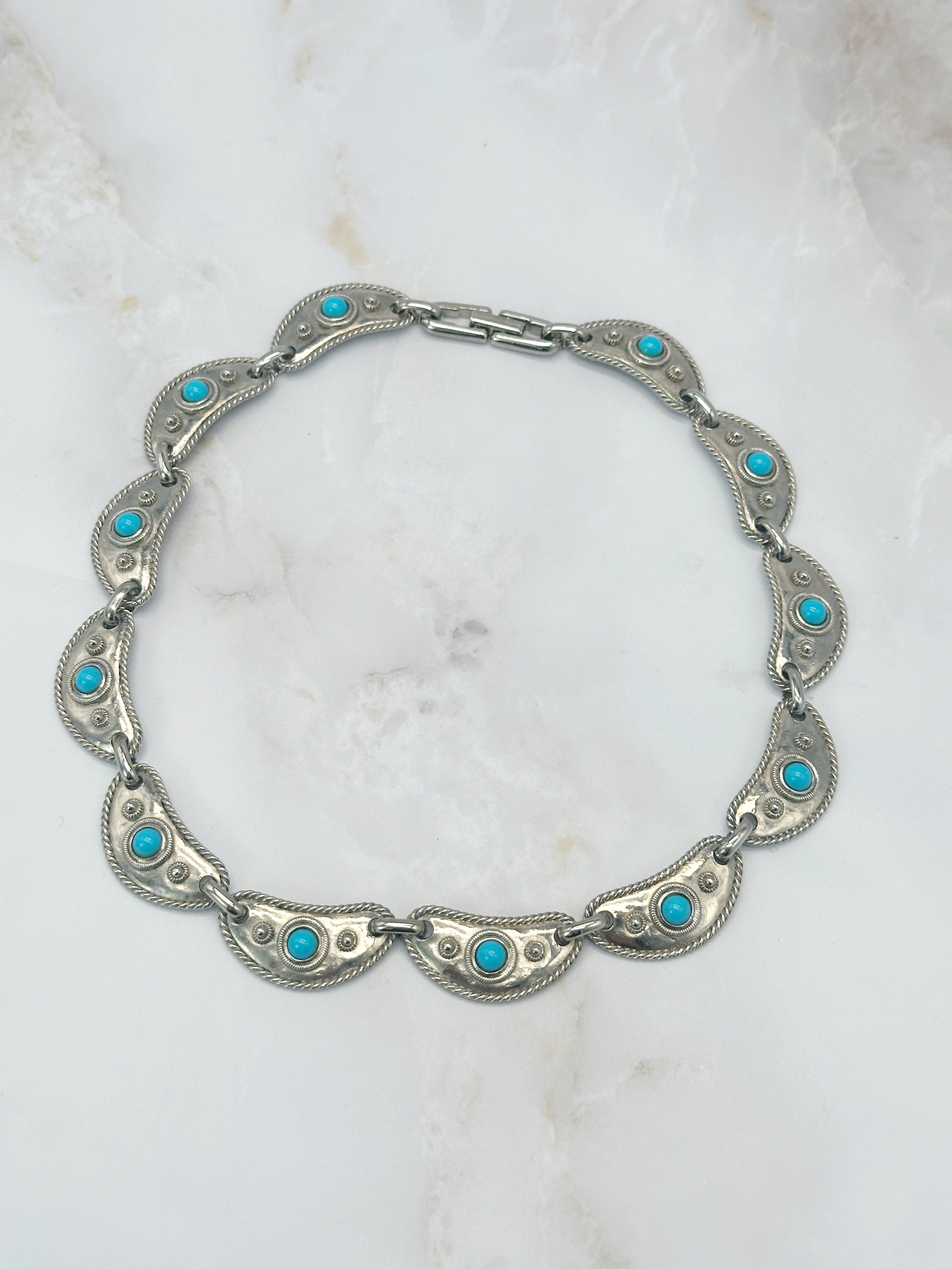 Elegante Vintage Halskette mit türkisblauen Glassteinen