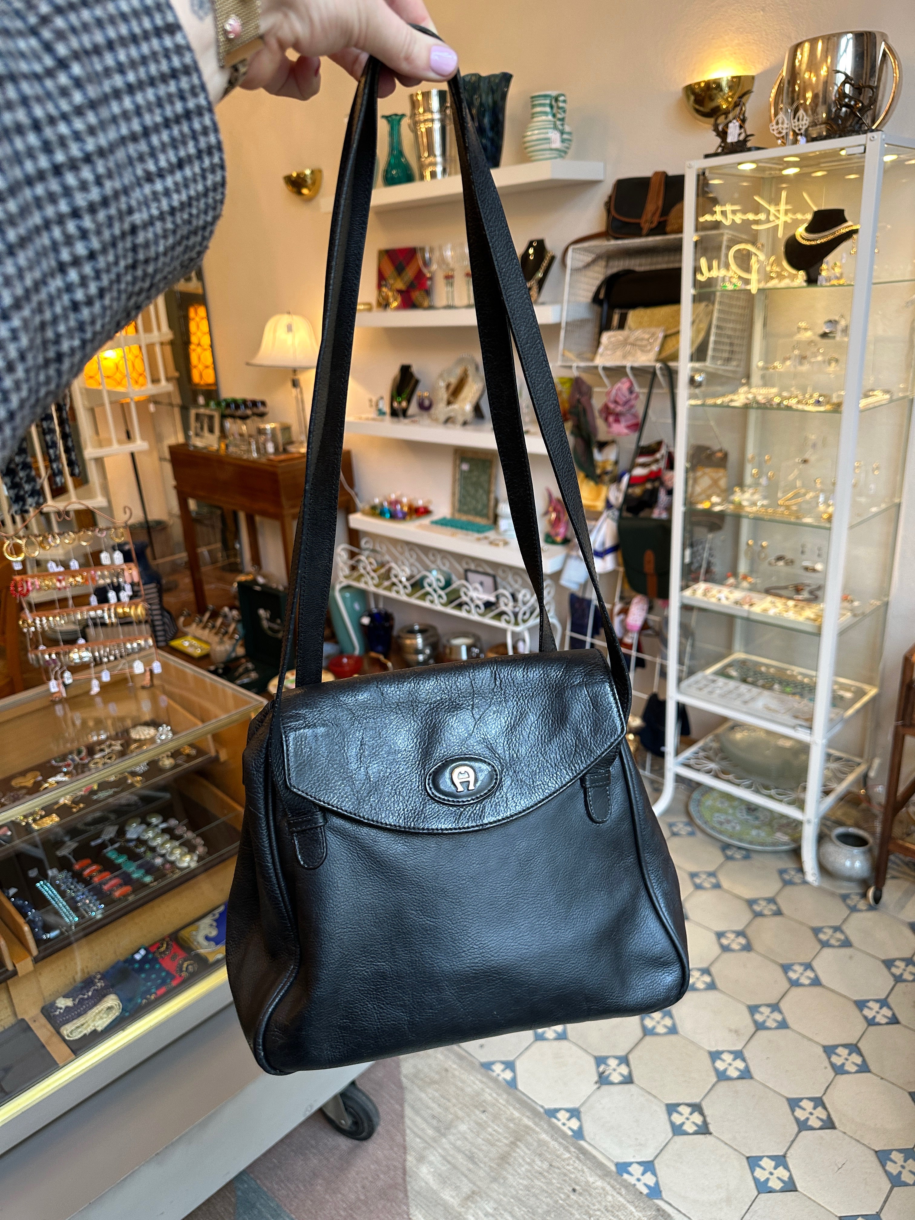 Vintage handbag by Etienne Aigner in black