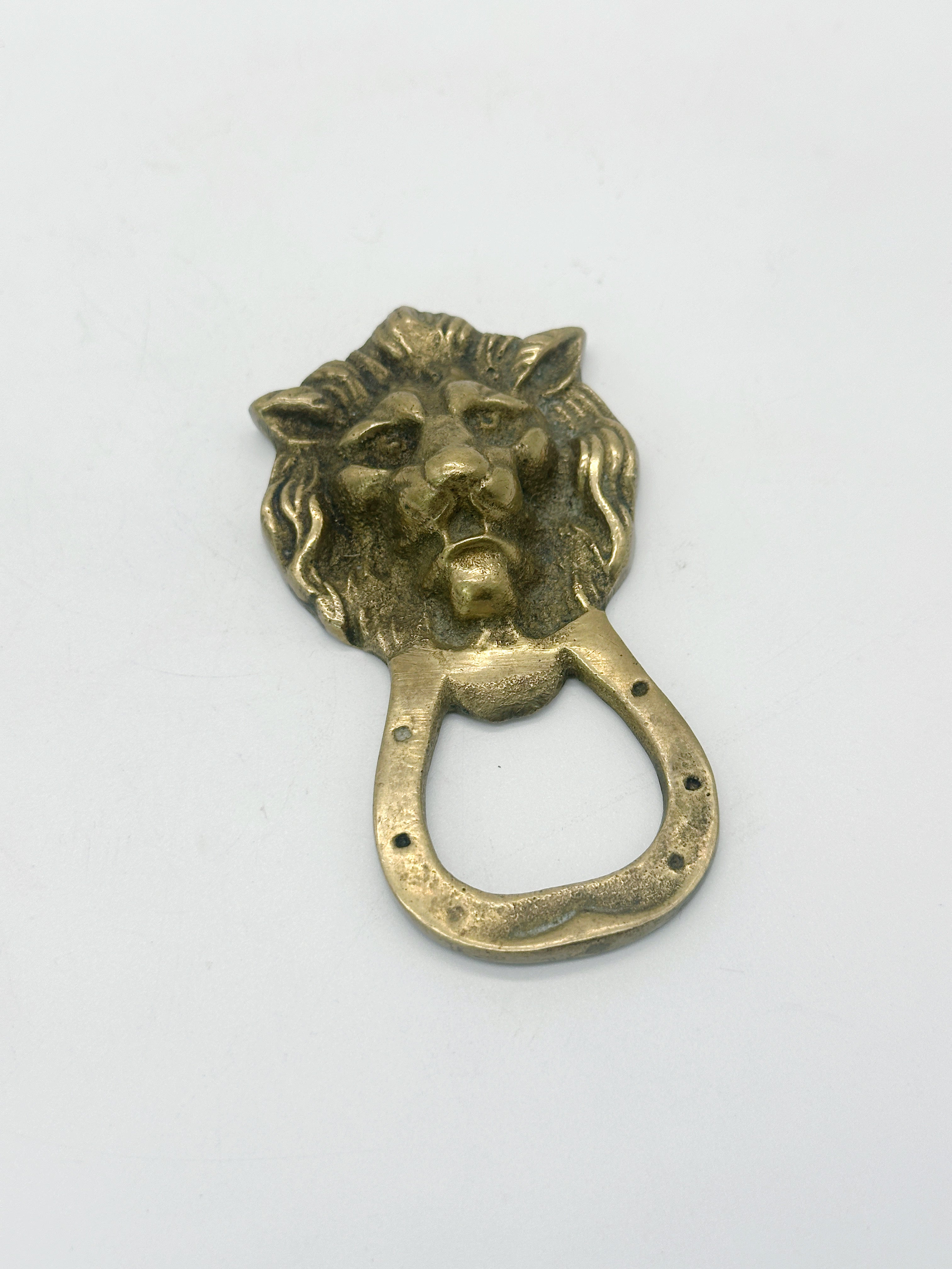 Edler Vintage Flaschenöffner aus Messing mit Löwenmotiv