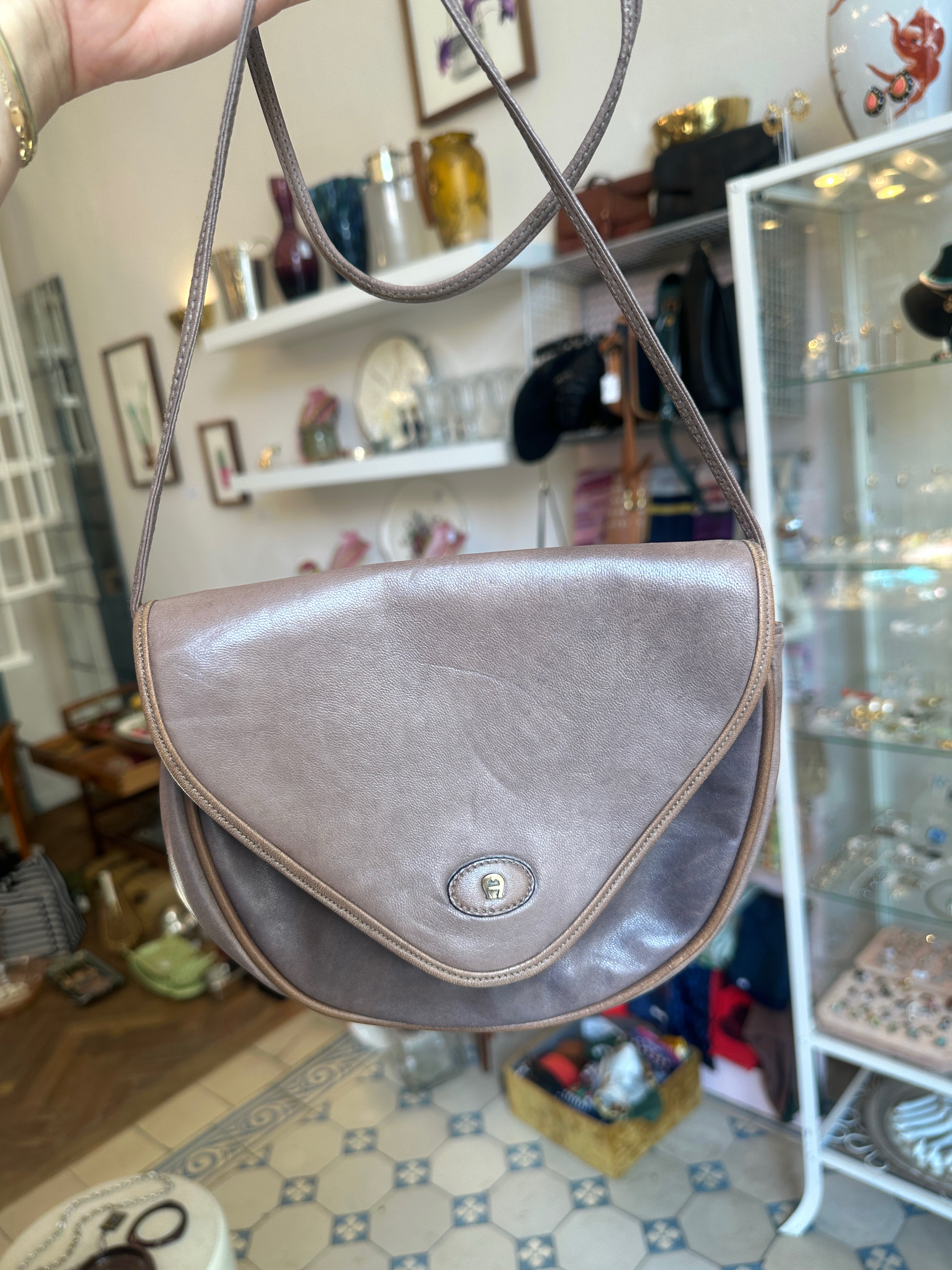 Vintage Crossbody-Tasche von Etienne Aigner in Greige